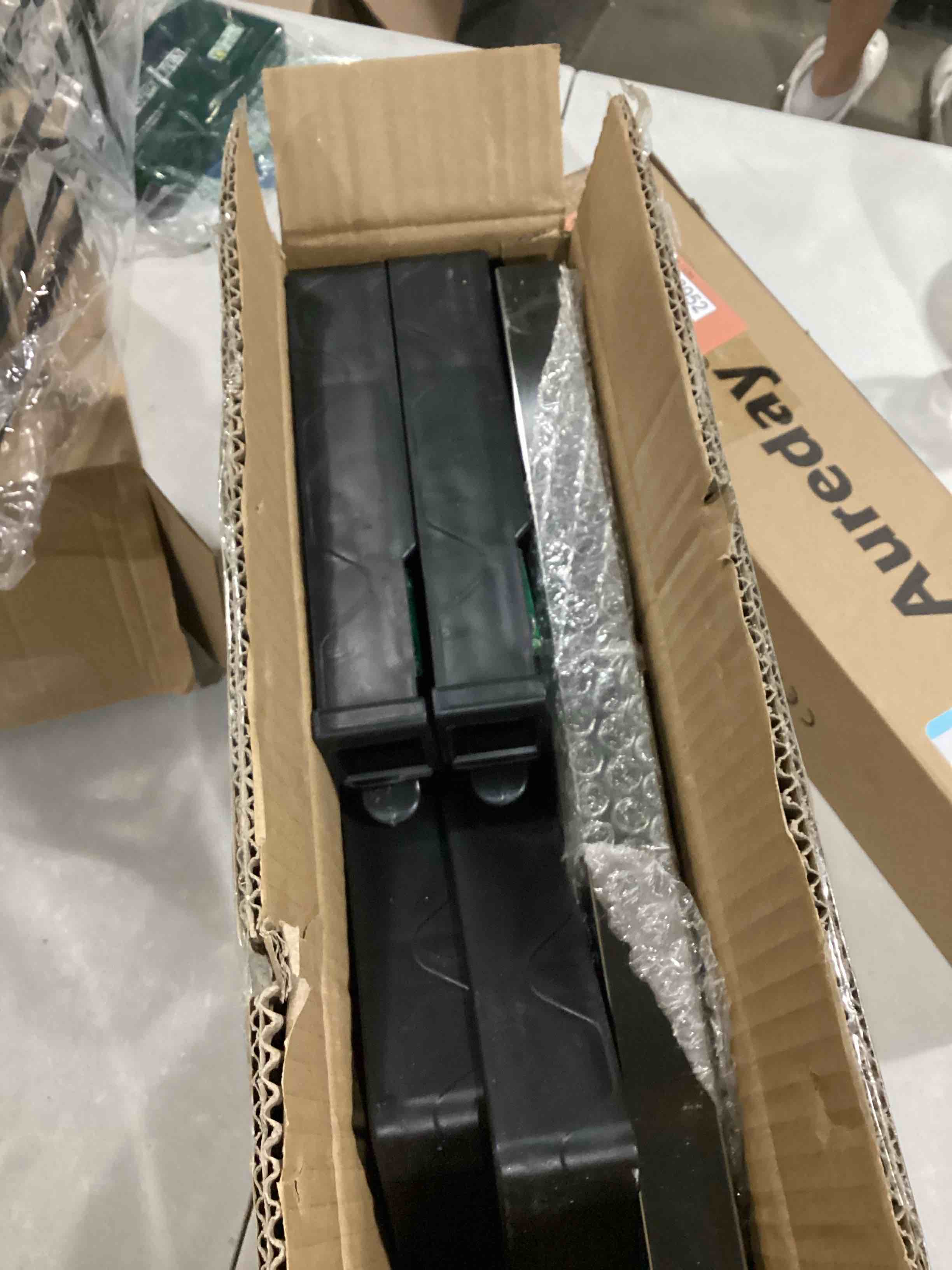 https://s3.amazonaws.com/lotting-images-prod/bidfta/BLU5895306_1713548326956.jpeg