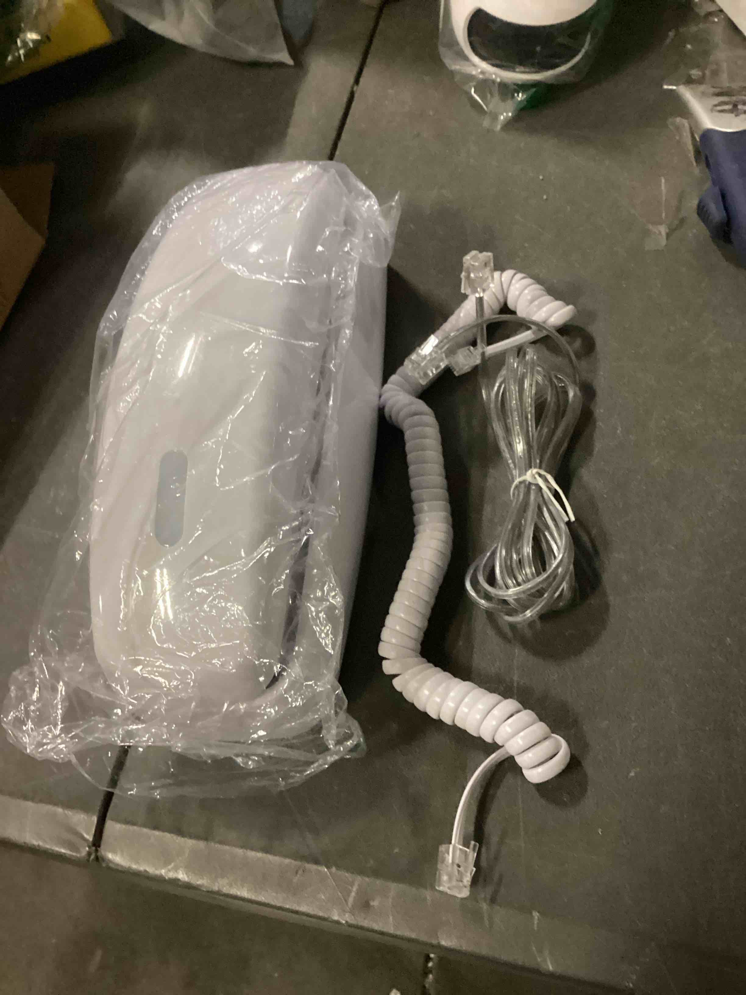 https://s3.amazonaws.com/lotting-images-prod/bidfta/BLU5896381_1713526448278.jpeg