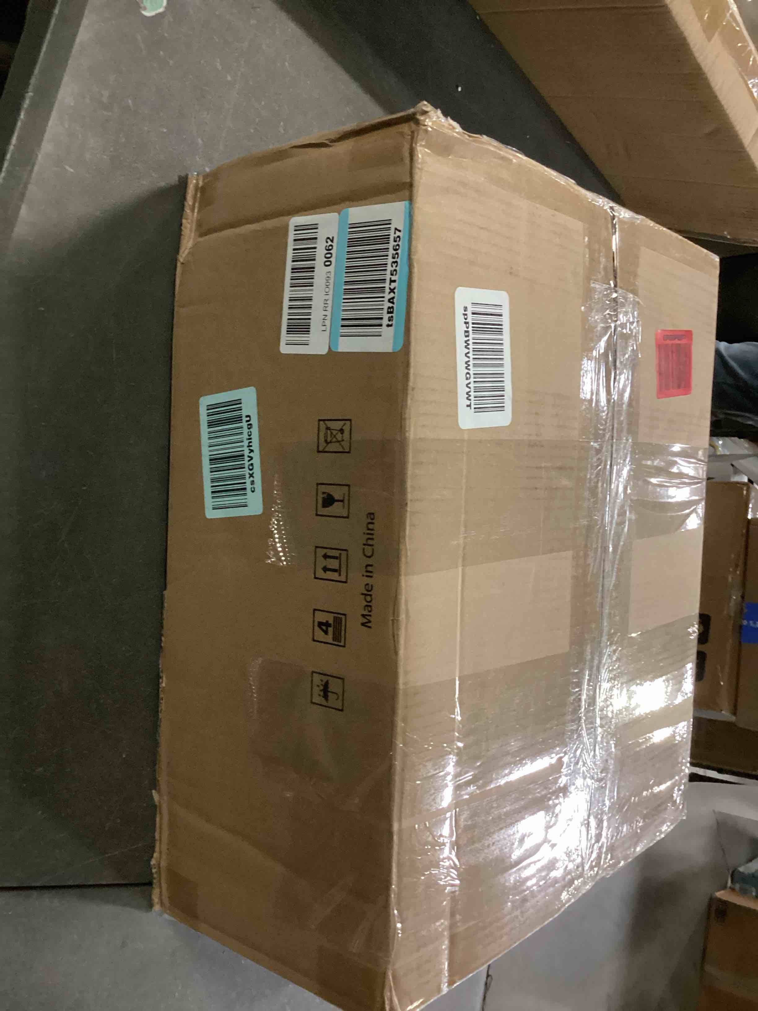 https://s3.amazonaws.com/lotting-images-prod/bidfta/BLU5896711_1713892730870.jpeg