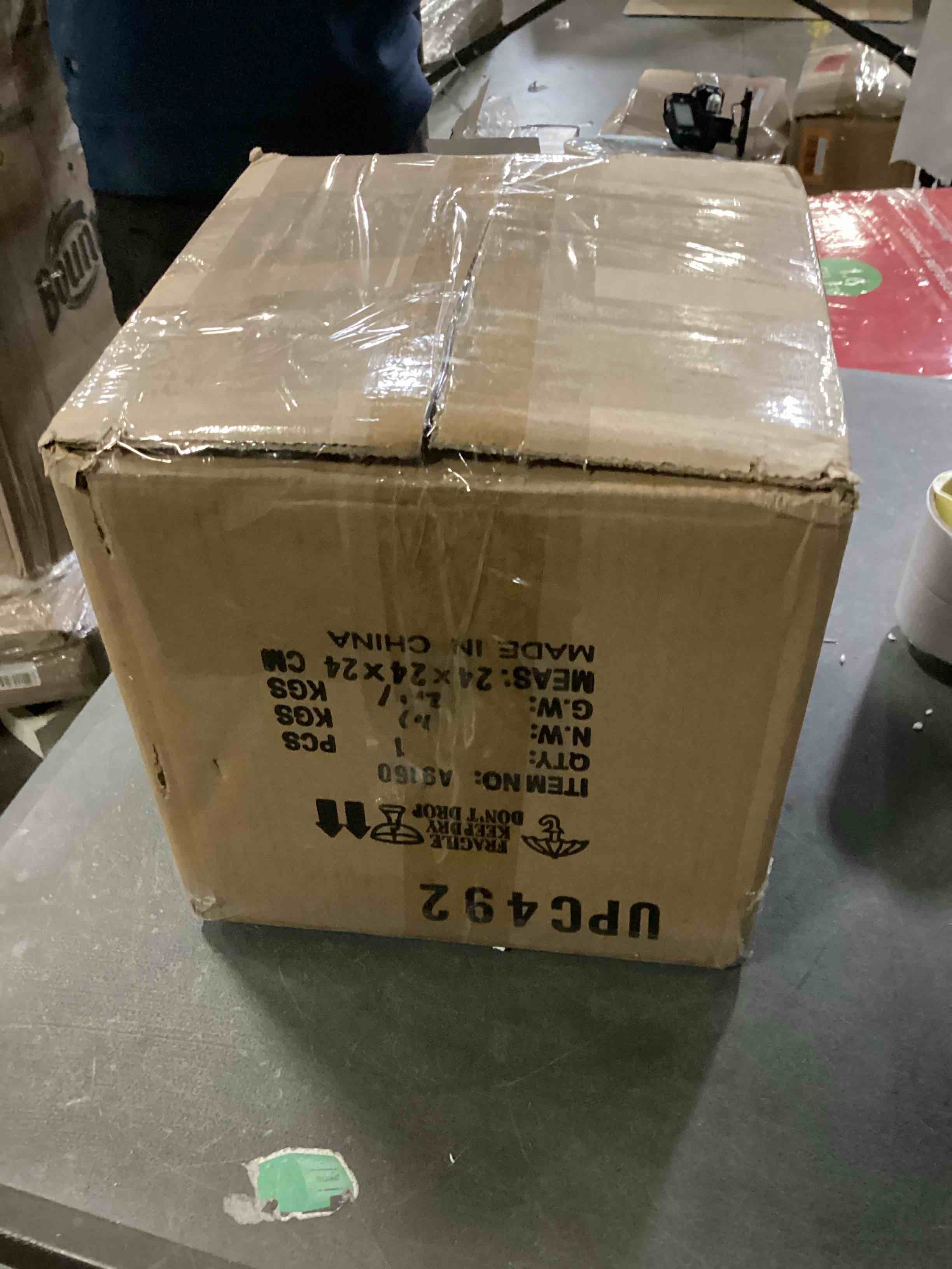 https://s3.amazonaws.com/lotting-images-prod/bidfta/BLU5896907_1714063895542.jpeg