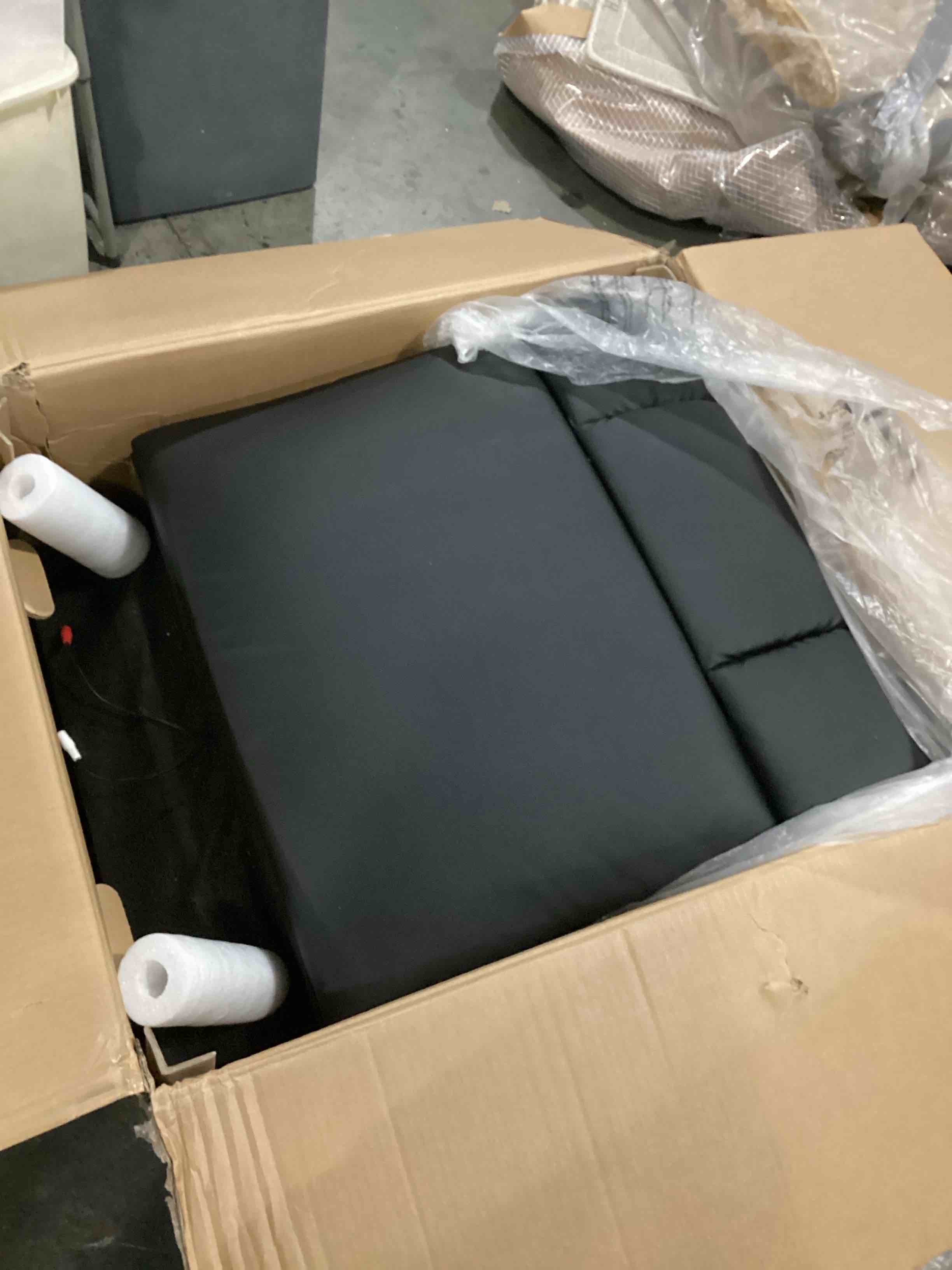 https://s3.amazonaws.com/lotting-images-prod/bidfta/BLU5897614_1712926128665.jpeg