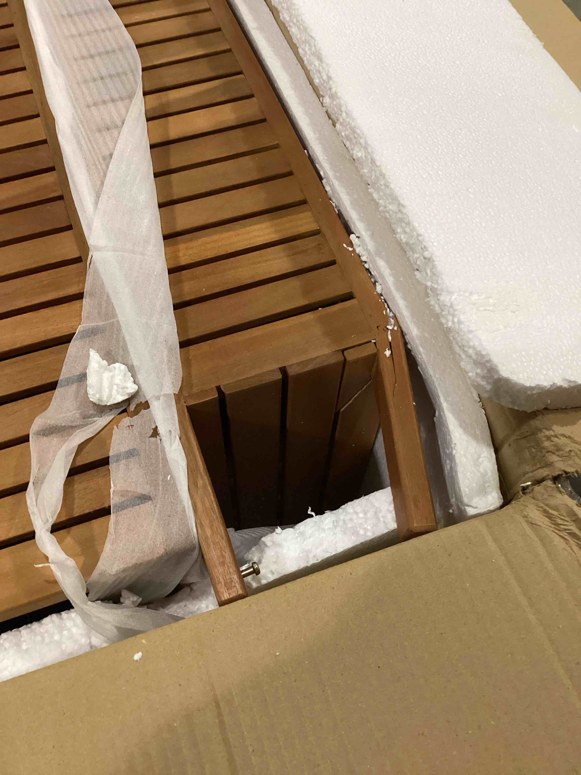 https://s3.amazonaws.com/lotting-images-prod/bidfta/BLU5897630_1712934711911.jpeg