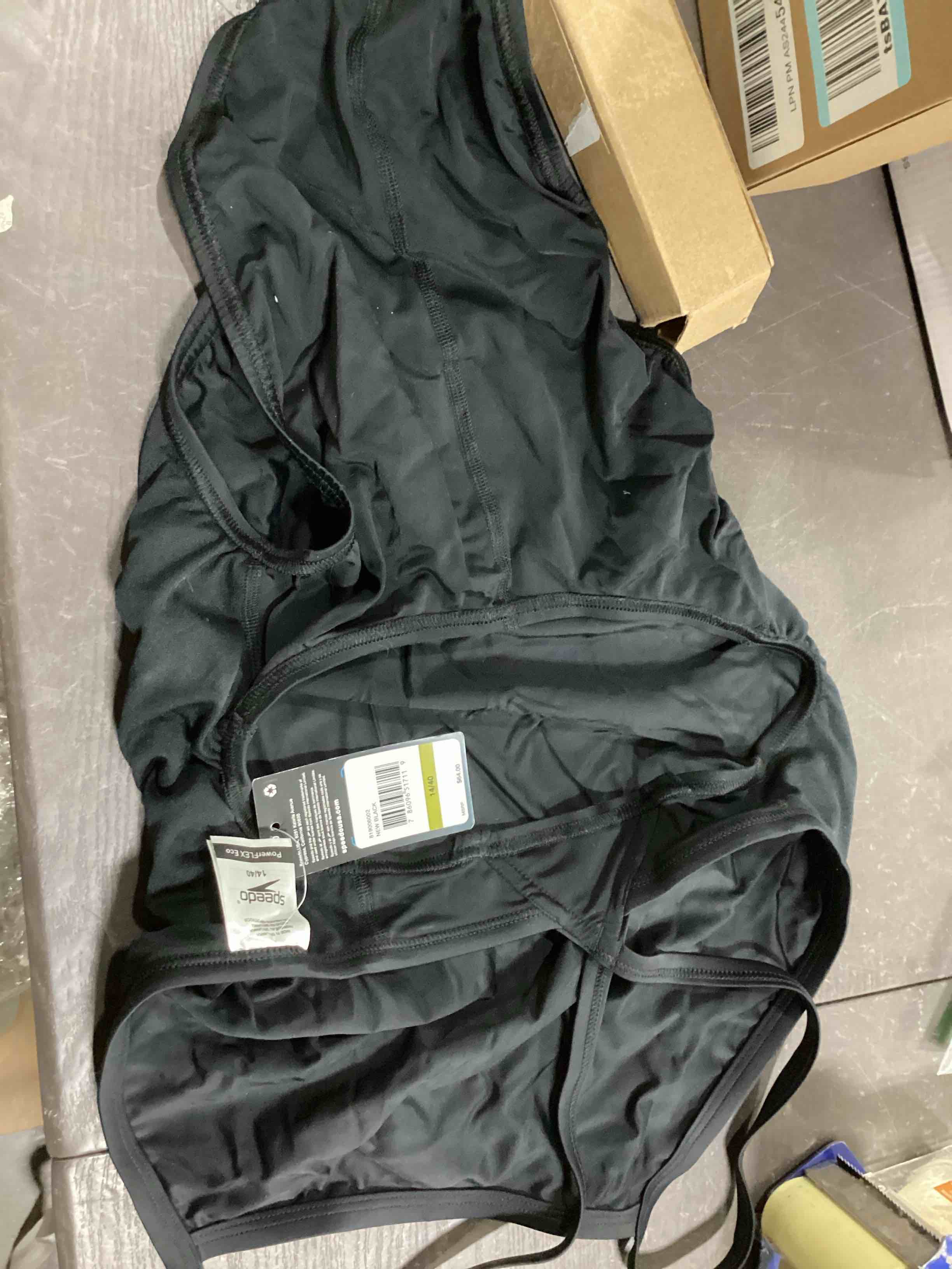 https://s3.amazonaws.com/lotting-images-prod/bidfta/BLU5898108_1713875025460.jpeg