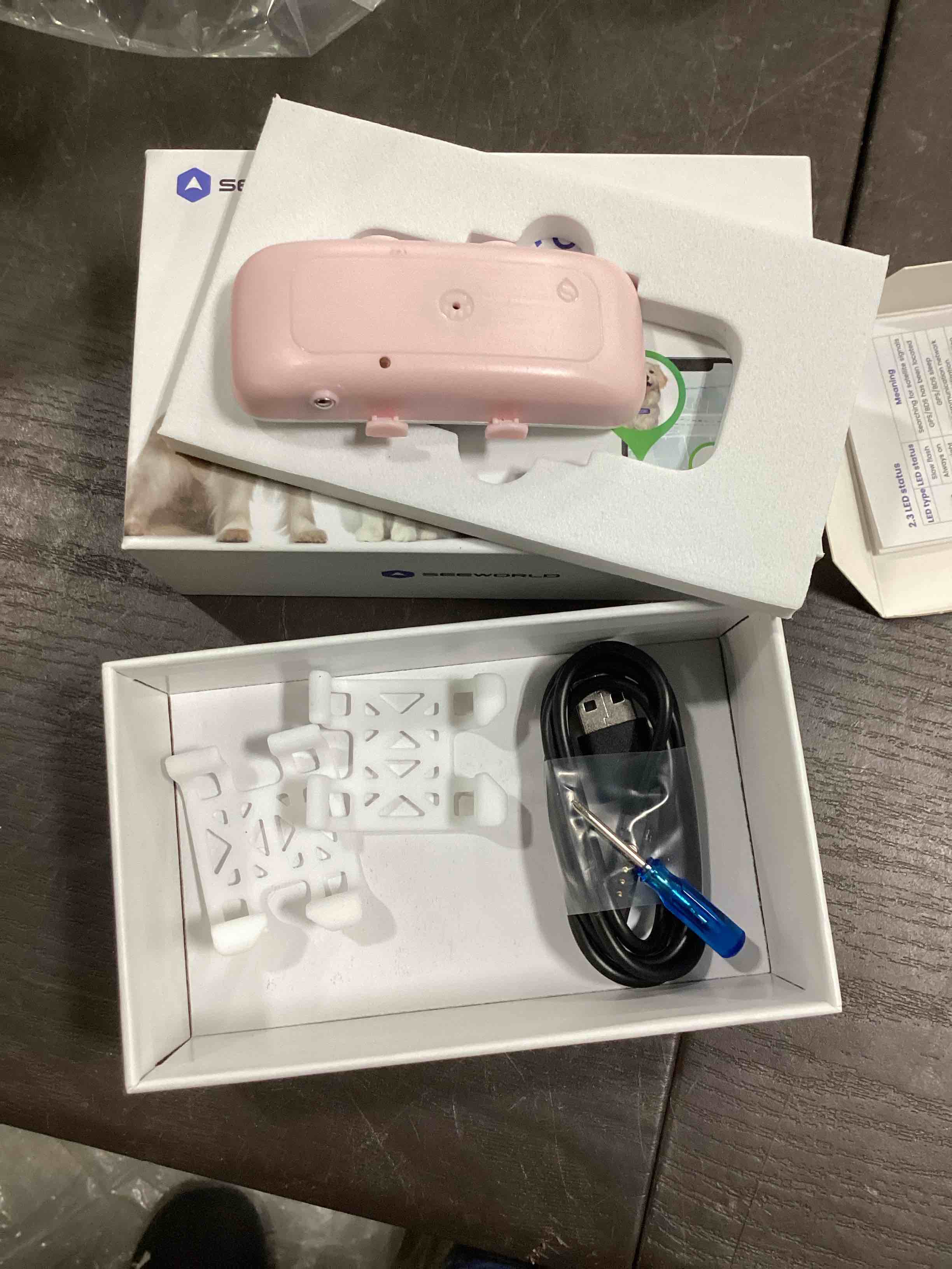 https://s3.amazonaws.com/lotting-images-prod/bidfta/BLU5898118_1713877035121.jpeg