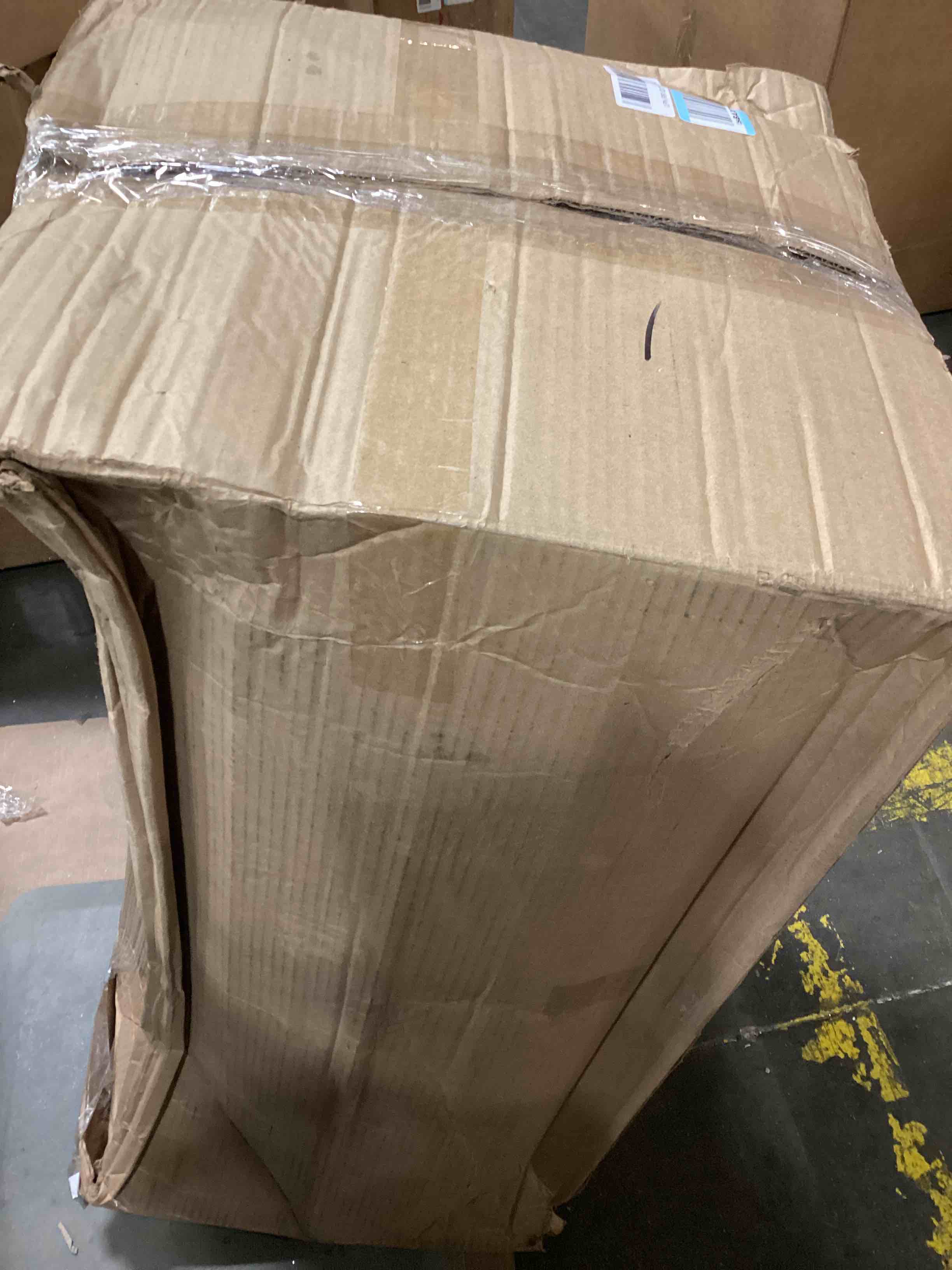 https://s3.amazonaws.com/lotting-images-prod/bidfta/BLU5898385_1714050165662.jpeg