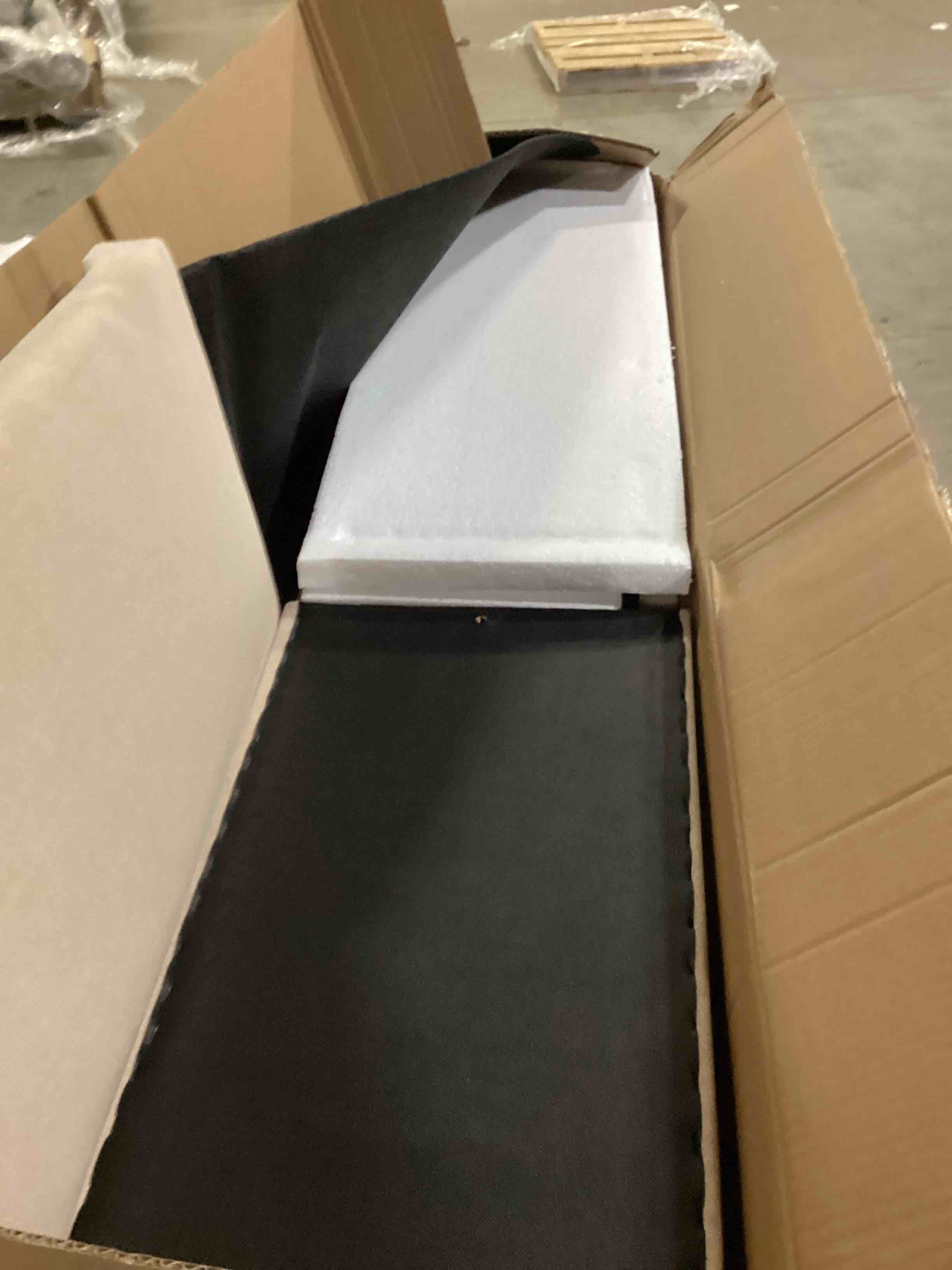 https://s3.amazonaws.com/lotting-images-prod/bidfta/BLU5898863_1712323702927.jpeg