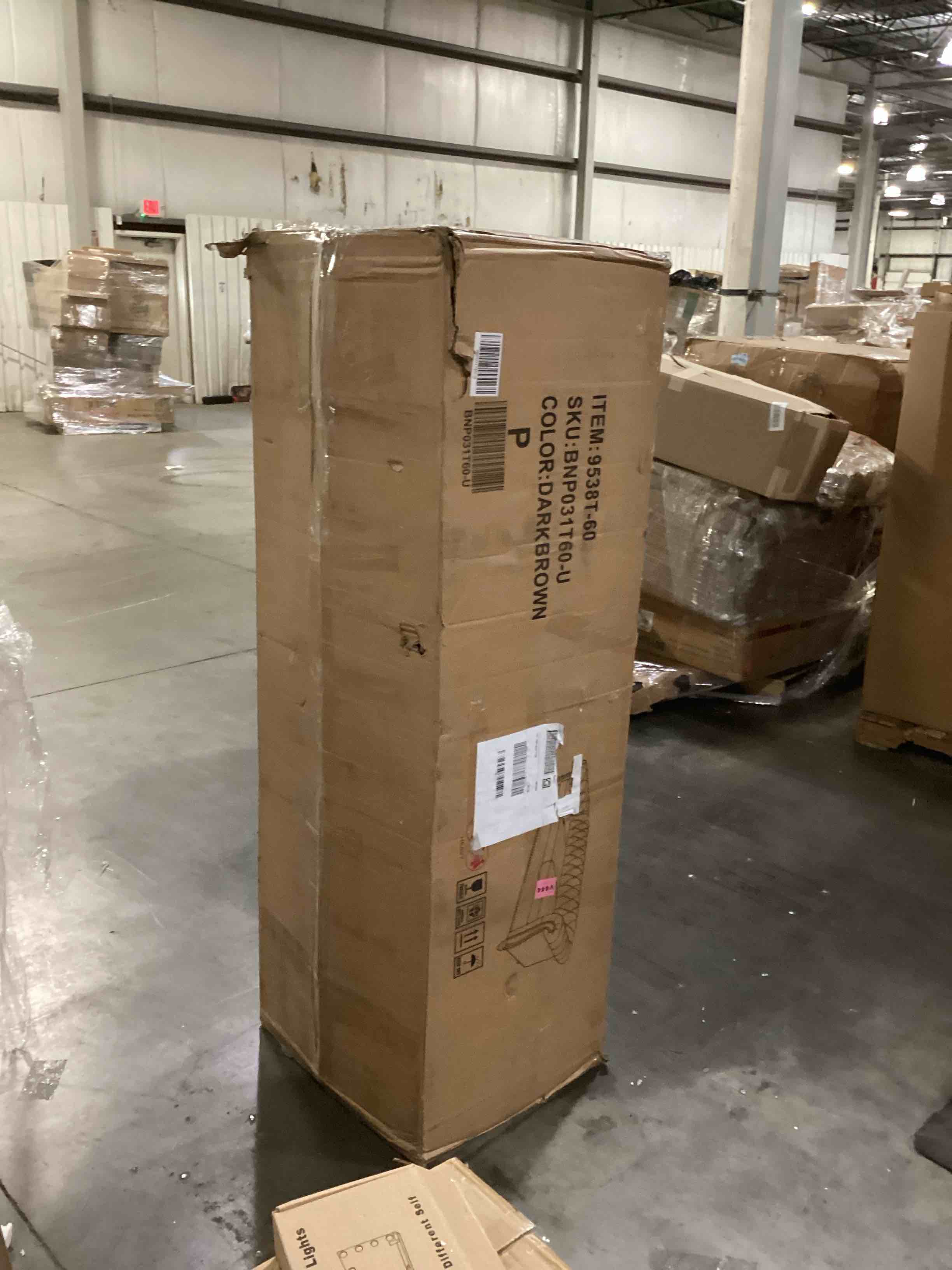 https://s3.amazonaws.com/lotting-images-prod/bidfta/BLU5899053_1712688559299.jpeg
