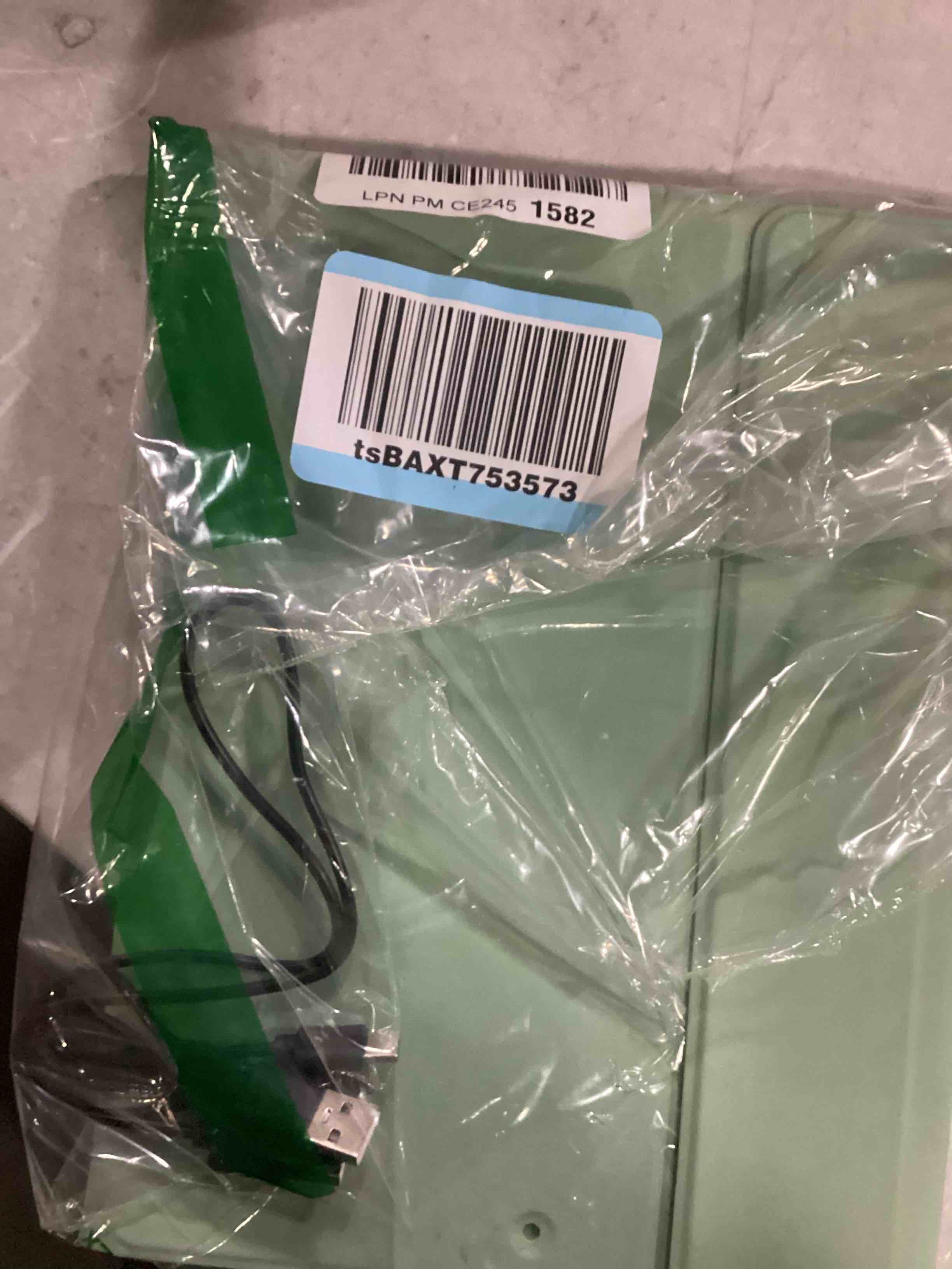 https://s3.amazonaws.com/lotting-images-prod/bidfta/BLU5899494_1713443810821.jpeg