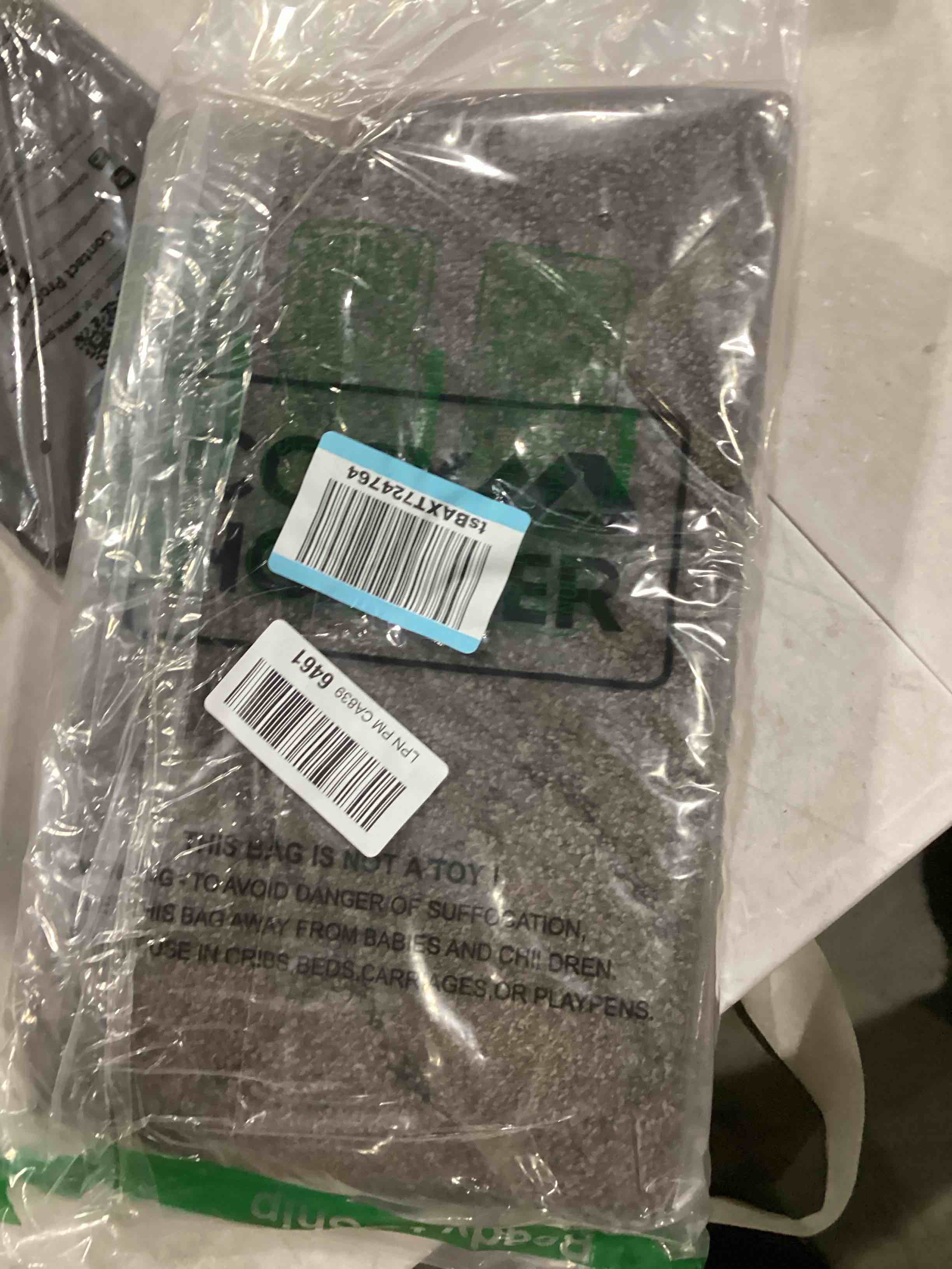https://s3.amazonaws.com/lotting-images-prod/bidfta/BLU5899743_1713541191281.jpeg