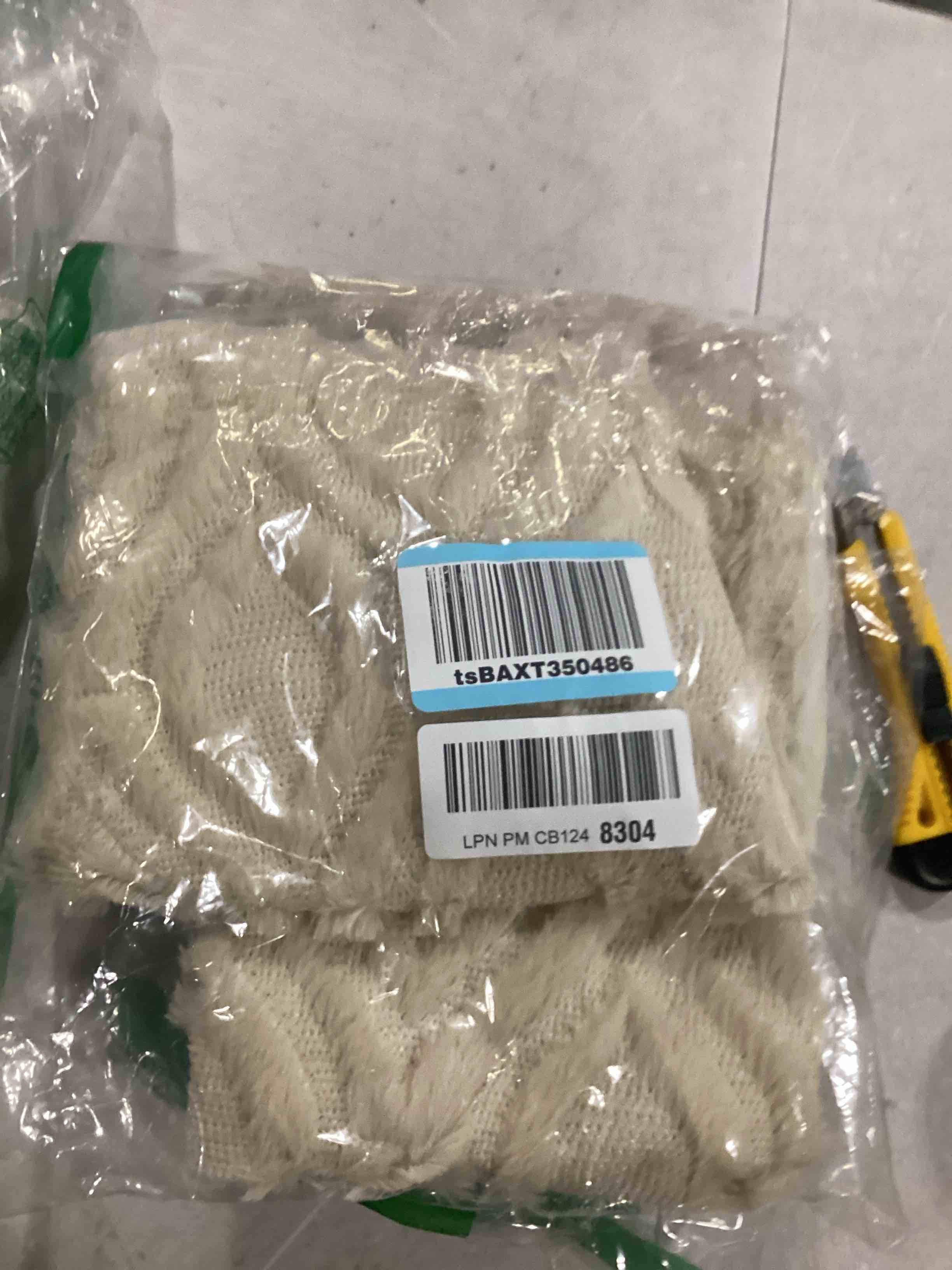 https://s3.amazonaws.com/lotting-images-prod/bidfta/BLU5899935_1713800962327.jpeg