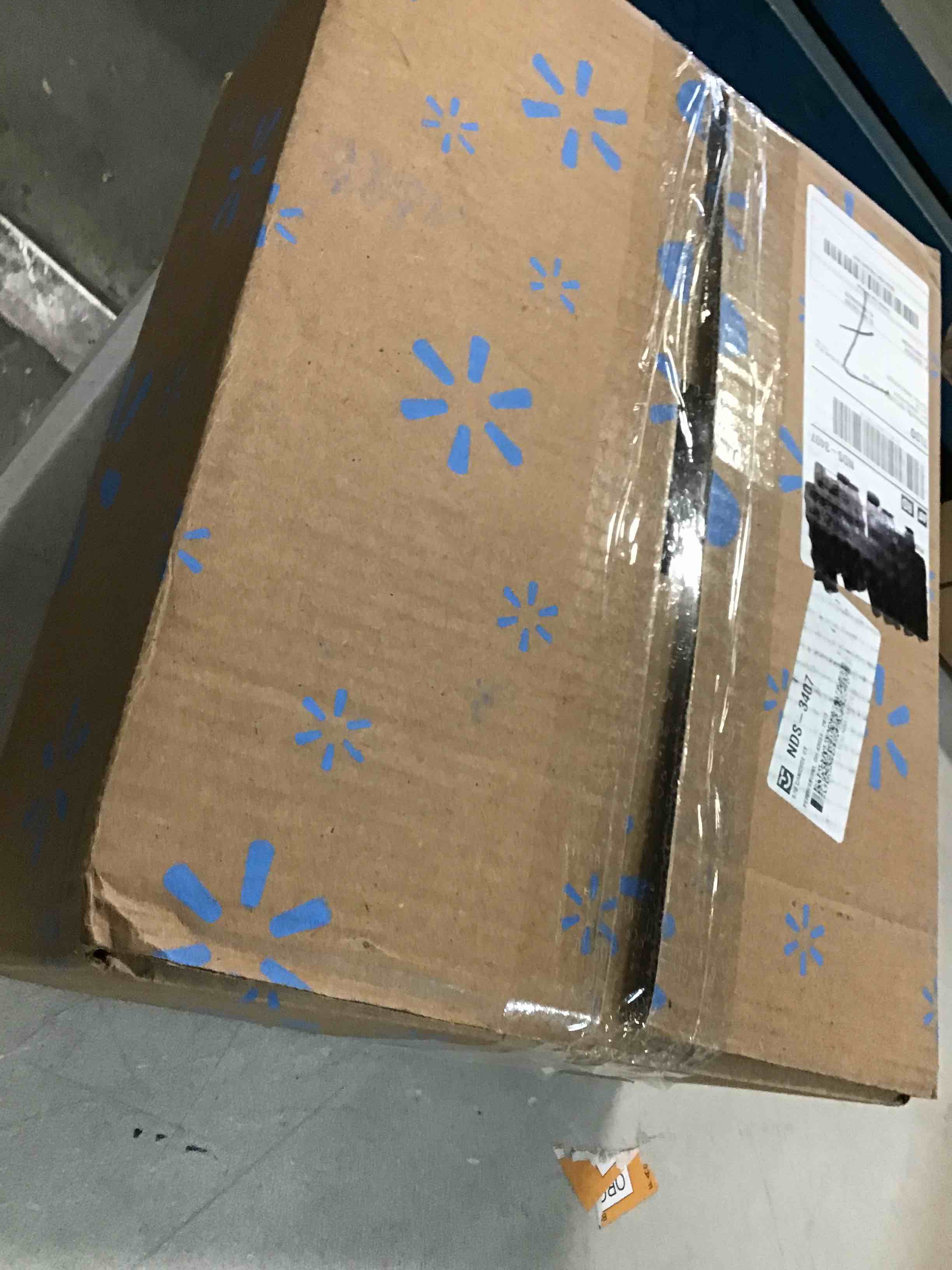 https://s3.amazonaws.com/lotting-images-prod/bidfta/BLU5900183_1710947732985.jpeg