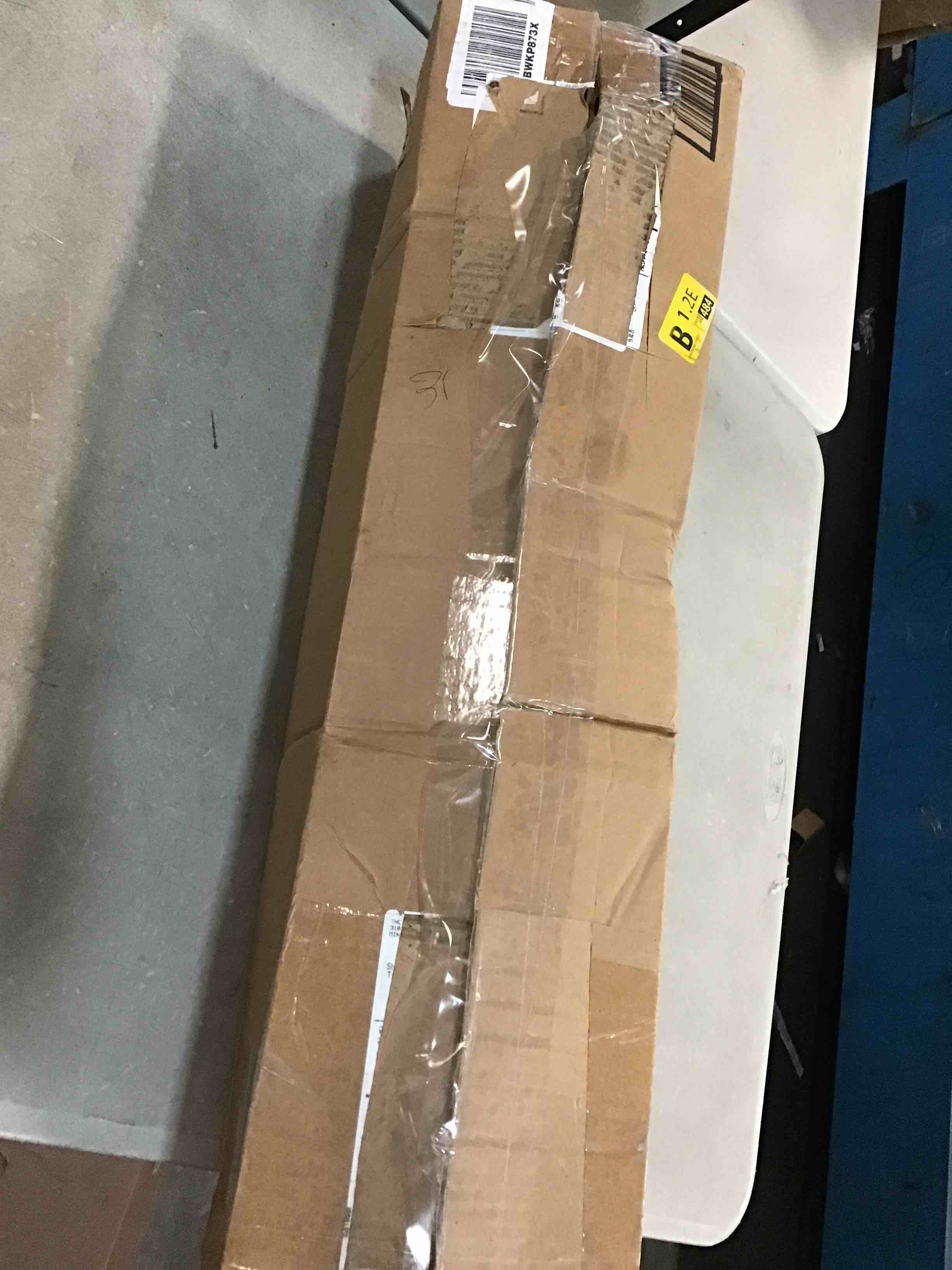 https://s3.amazonaws.com/lotting-images-prod/bidfta/BLU5900266_1711031069781.jpeg