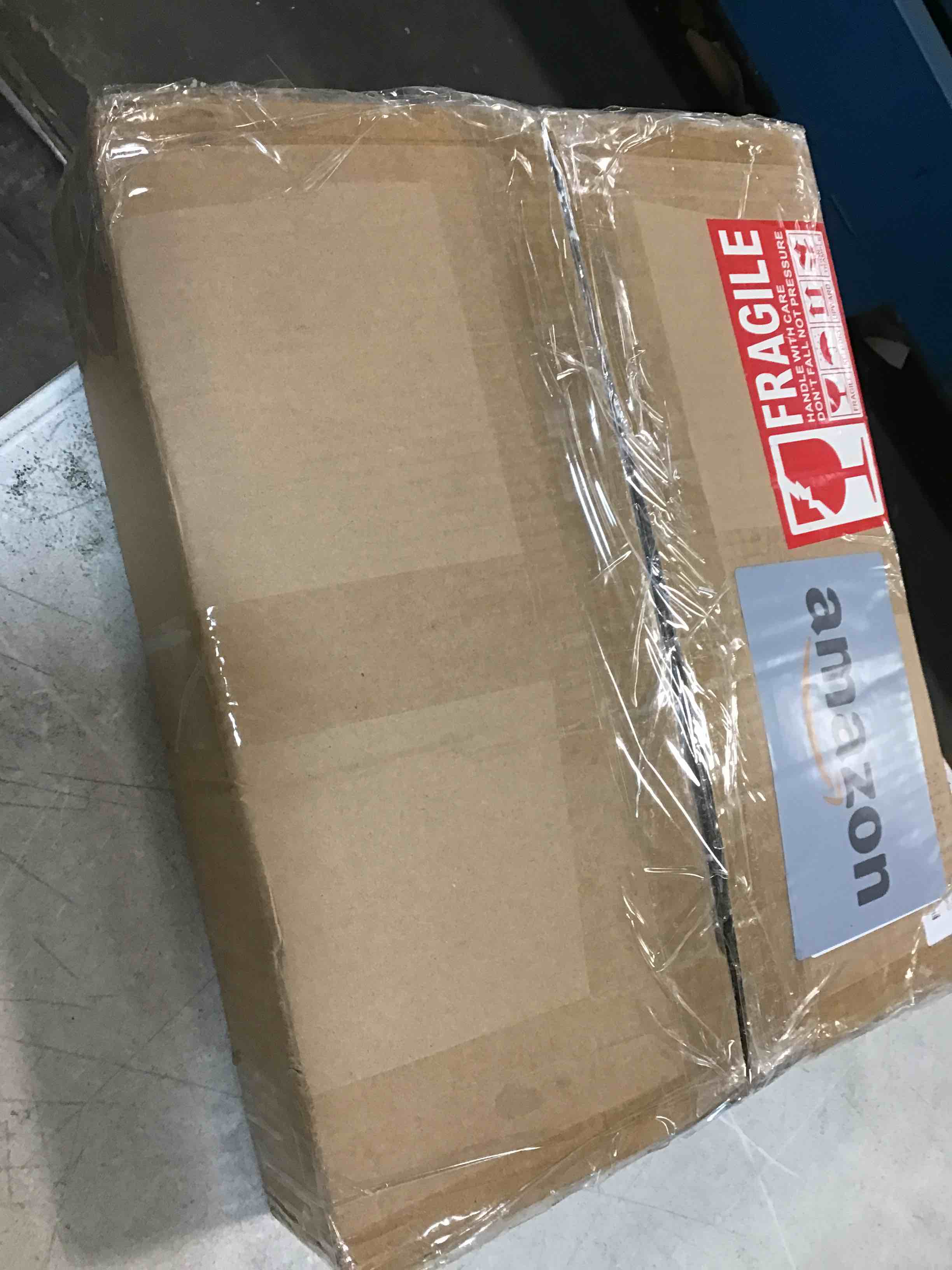 https://s3.amazonaws.com/lotting-images-prod/bidfta/BLU5900487_1711113584864.jpeg