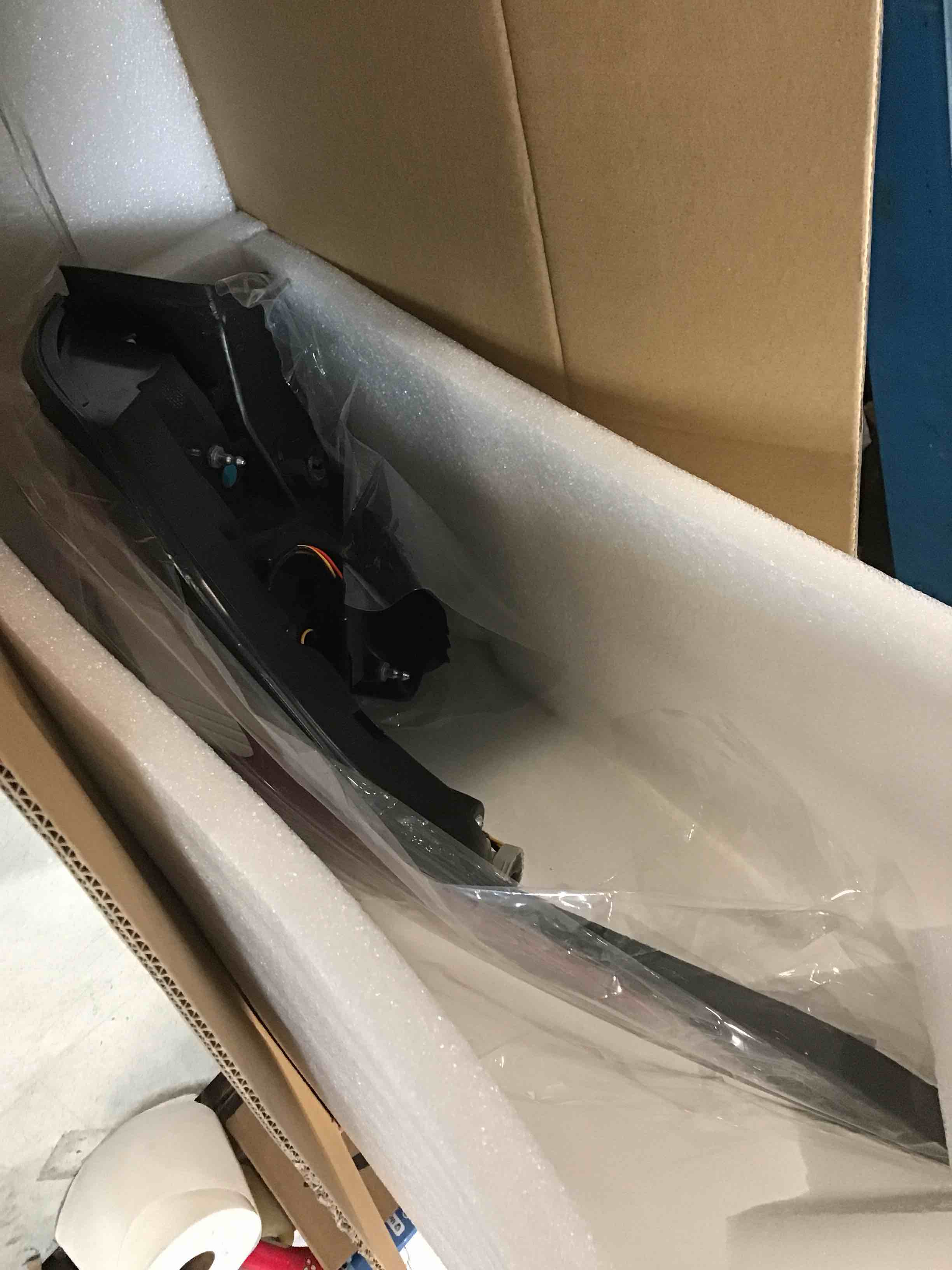https://s3.amazonaws.com/lotting-images-prod/bidfta/BLU5900599_1711130618375.jpeg