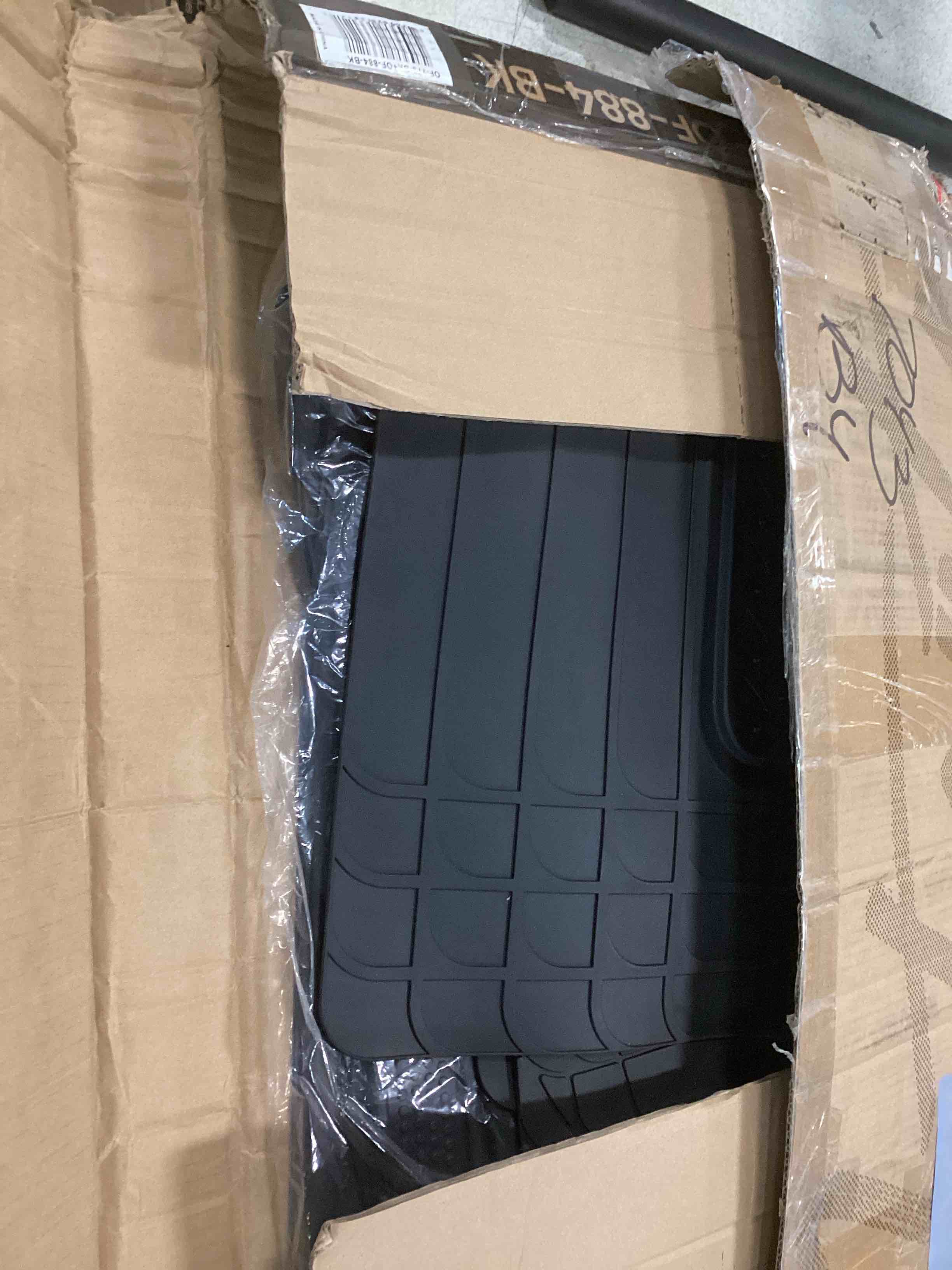 https://s3.amazonaws.com/lotting-images-prod/bidfta/BLU5901624_1710861600334.jpeg