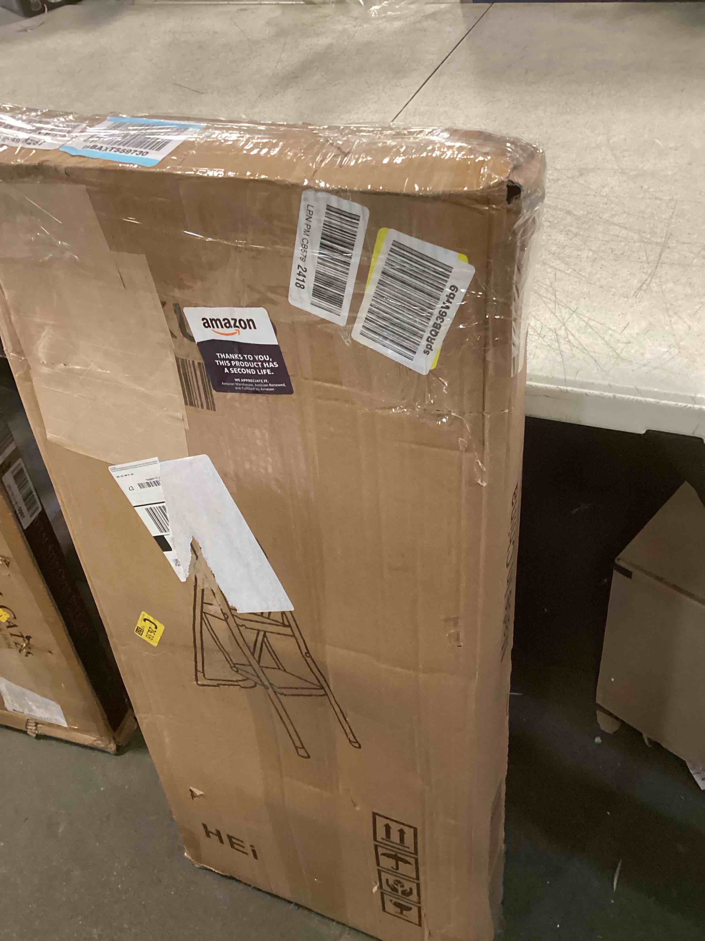 https://s3.amazonaws.com/lotting-images-prod/bidfta/BLU5901633_1710863335697.jpeg