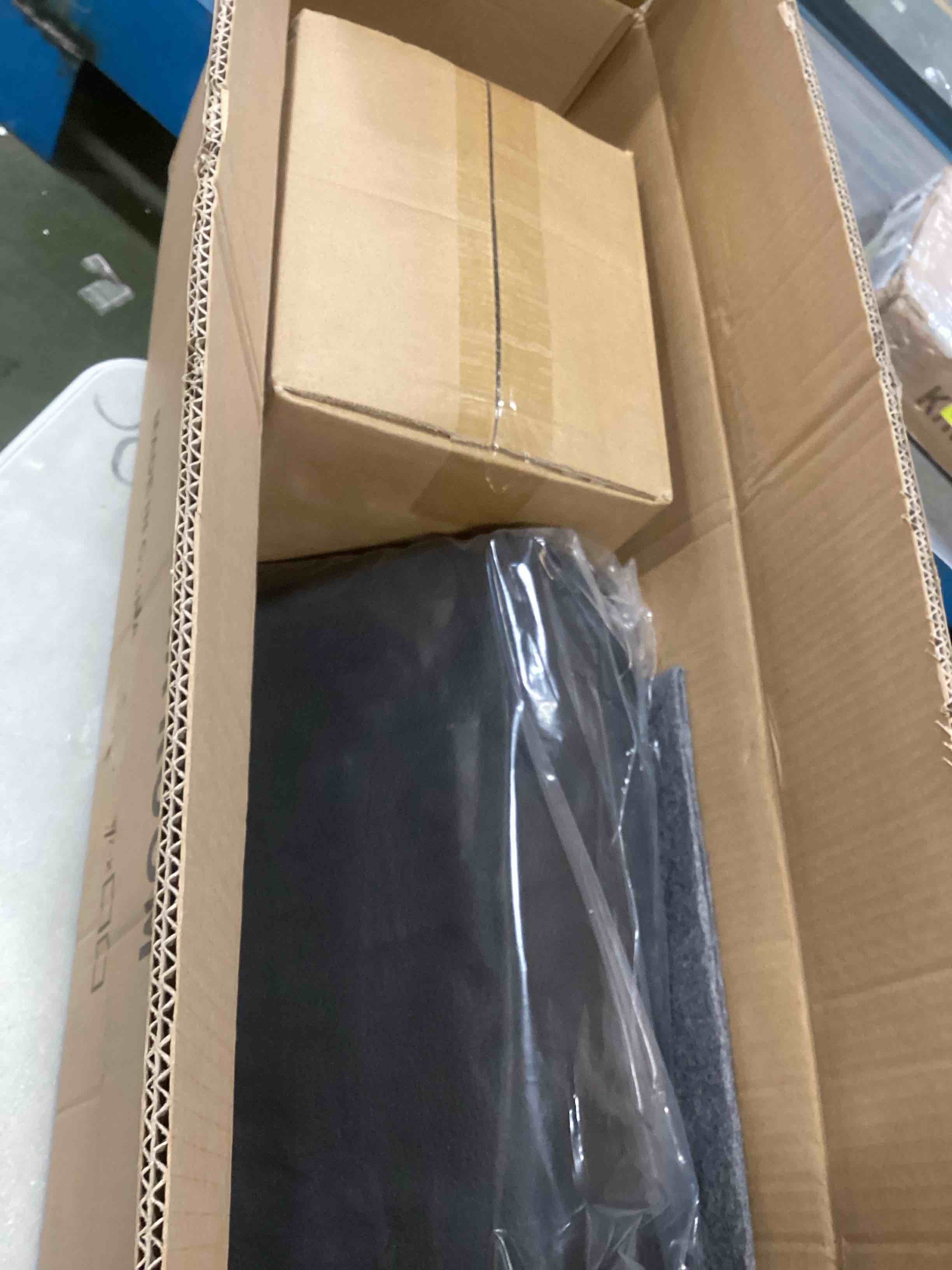https://s3.amazonaws.com/lotting-images-prod/bidfta/BLU5901797_1710949815608.jpeg
