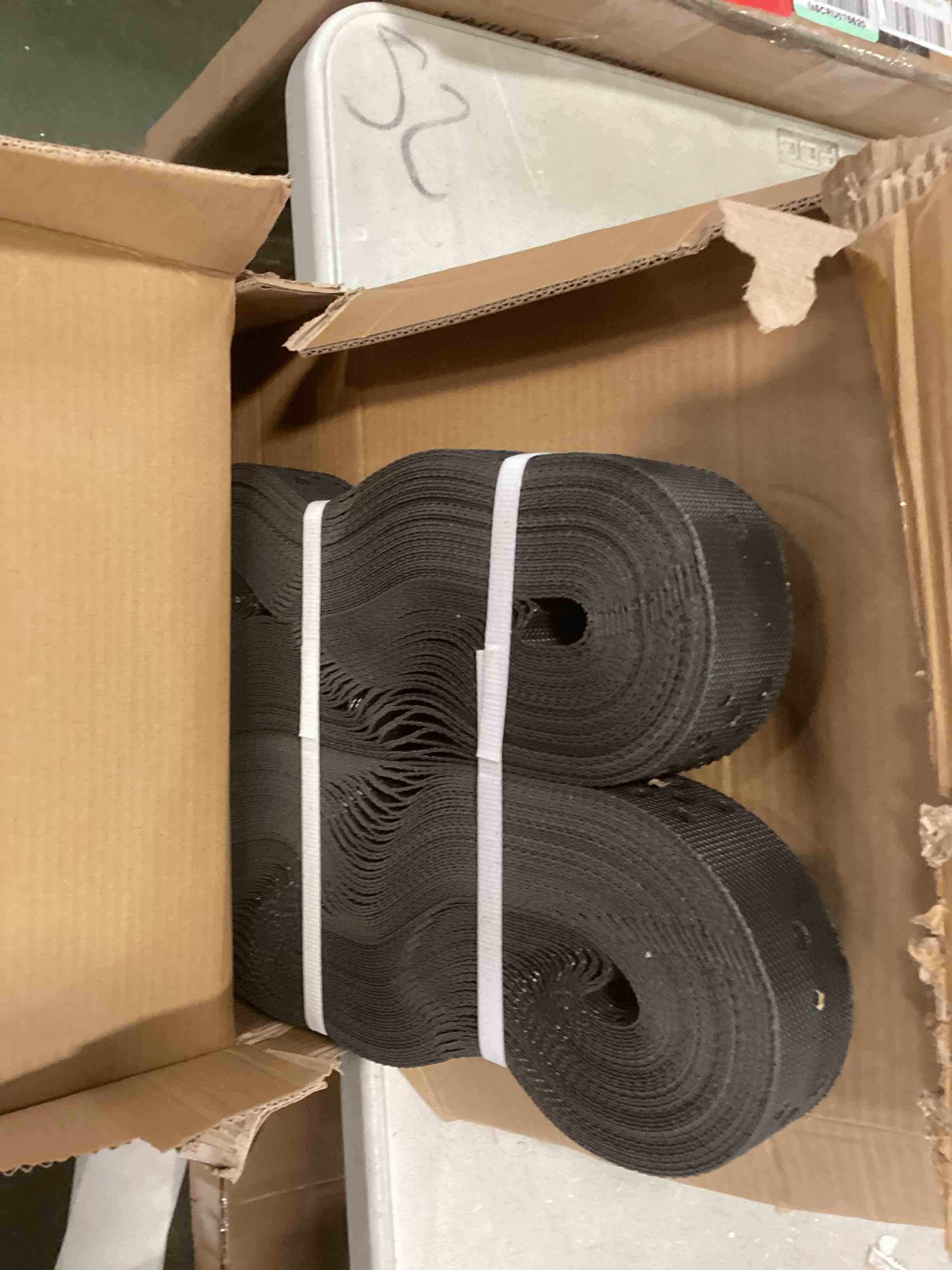 https://s3.amazonaws.com/lotting-images-prod/bidfta/BLU5901865_1710964120161.jpeg
