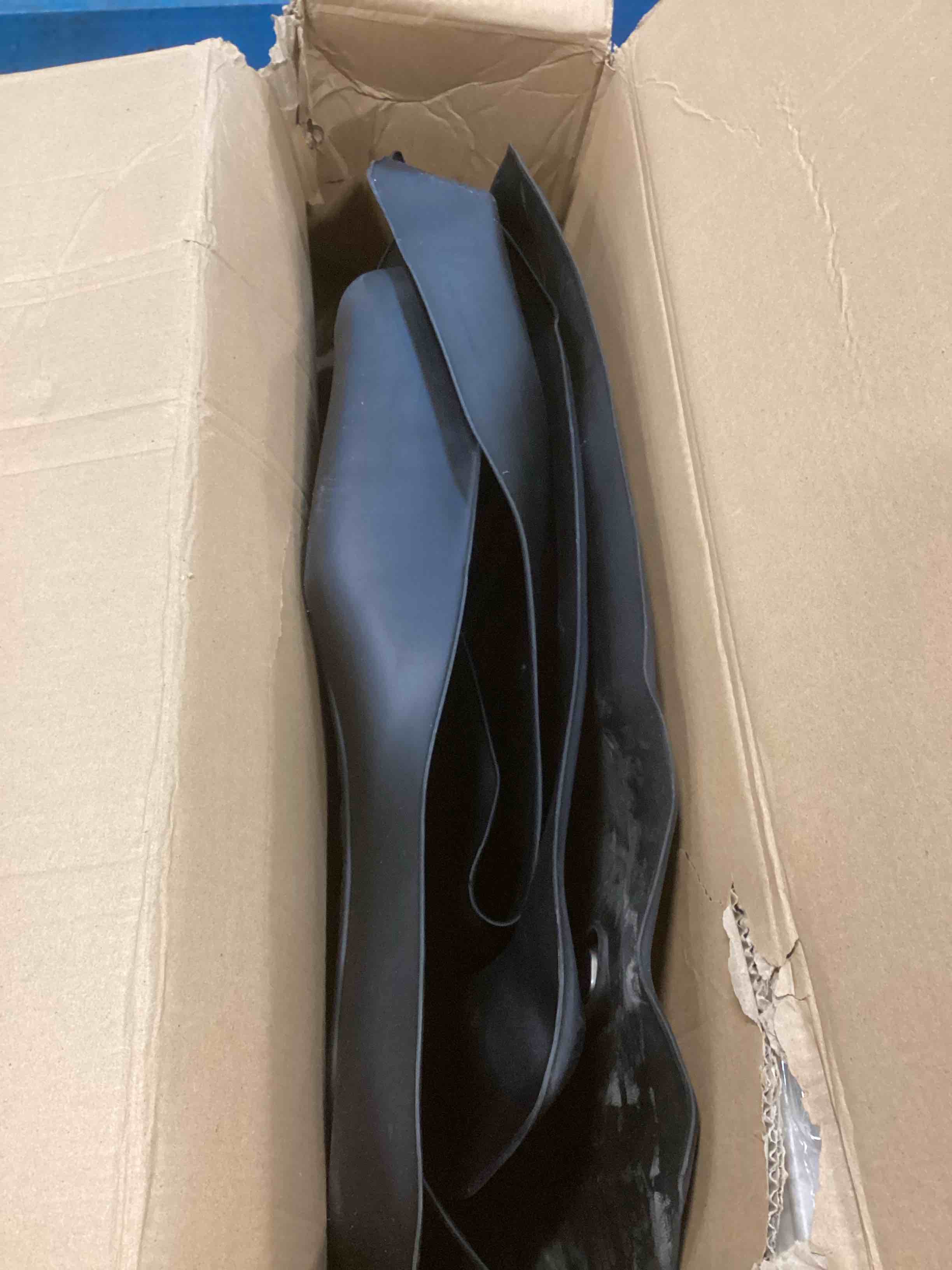 https://s3.amazonaws.com/lotting-images-prod/bidfta/BLU5902722_1711452909013.jpeg
