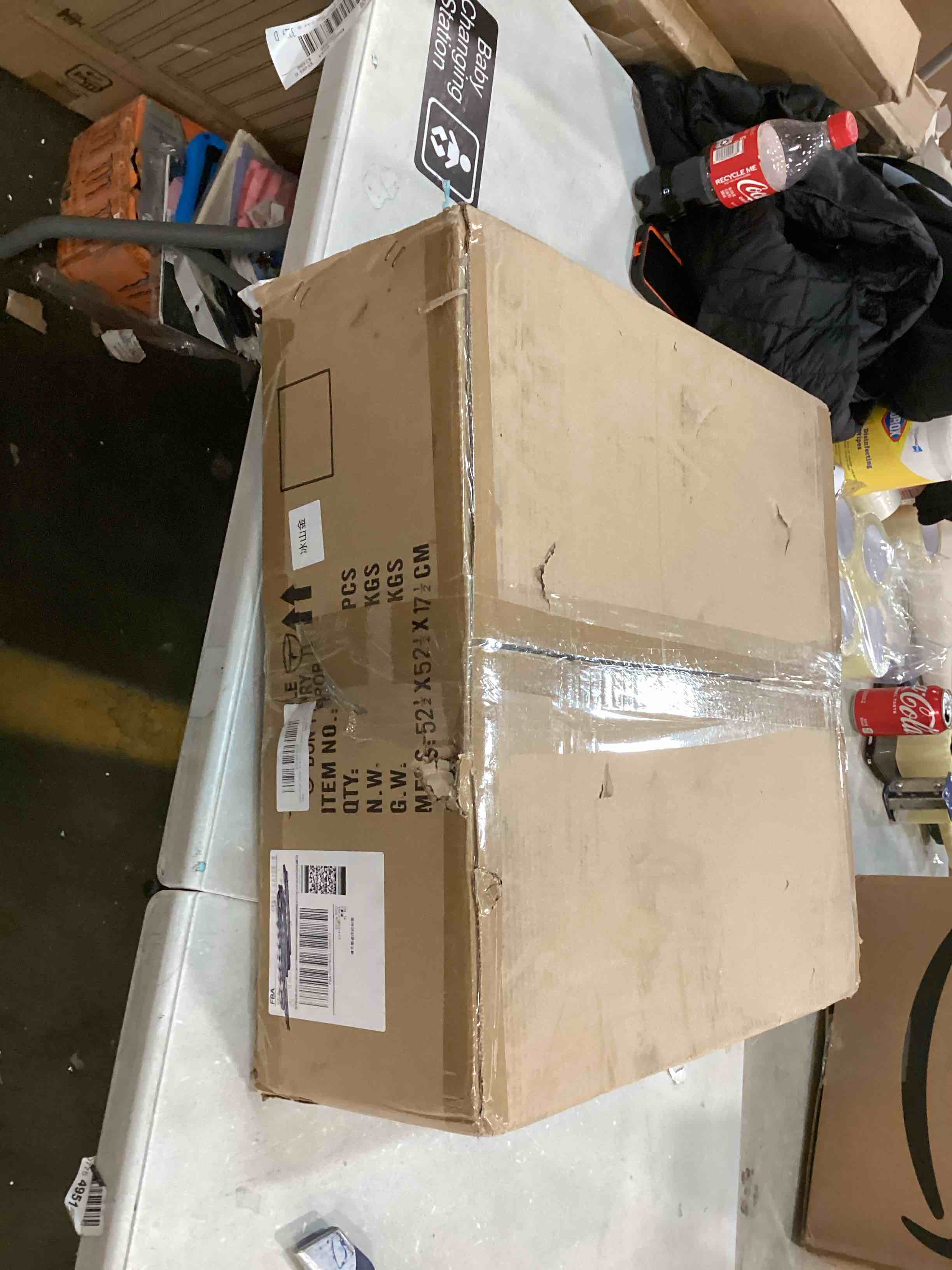 https://s3.amazonaws.com/lotting-images-prod/bidfta/BLU5904122_1712073375599.jpeg