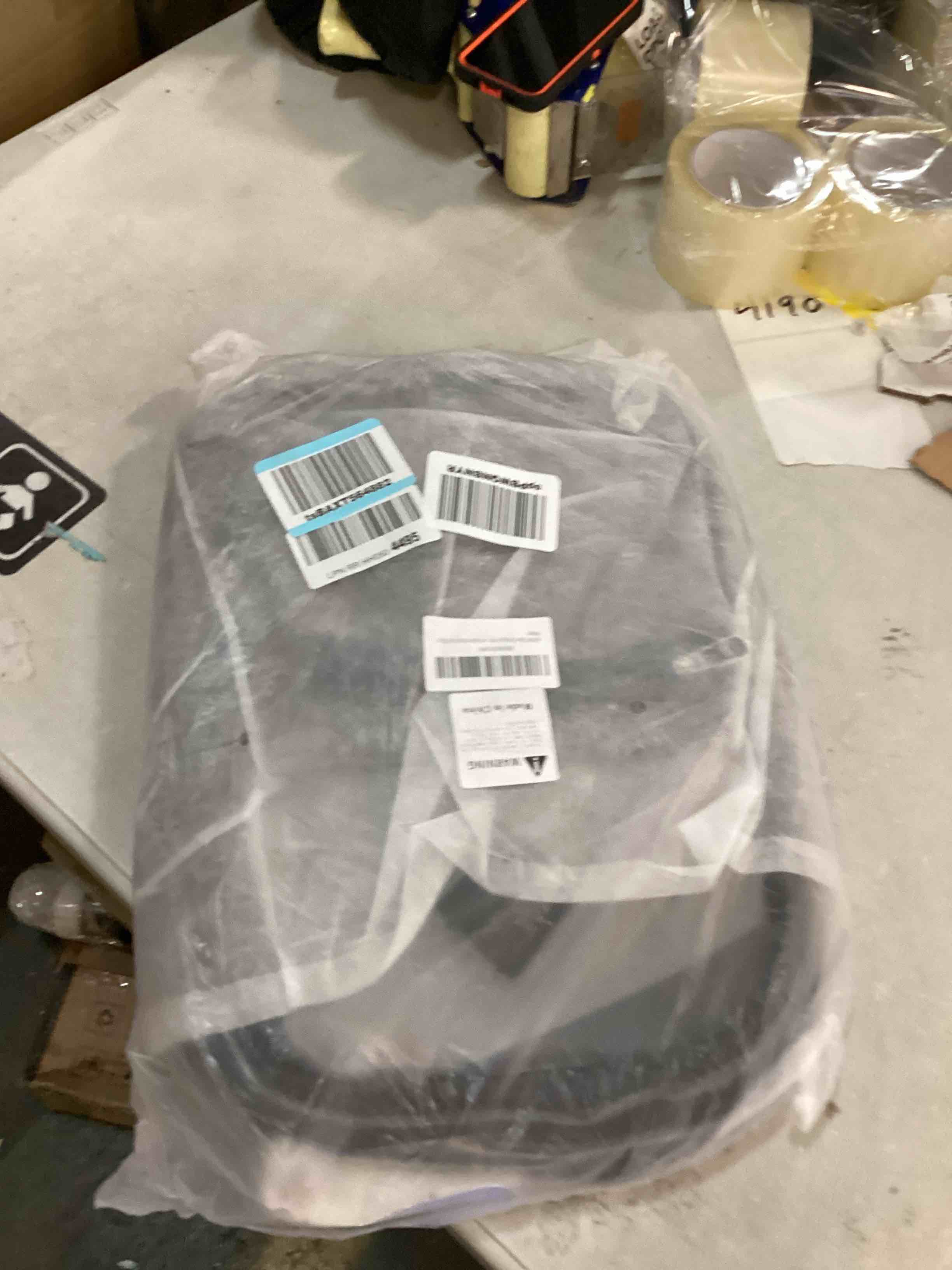 https://s3.amazonaws.com/lotting-images-prod/bidfta/BLU5904250_1712156944995.jpeg