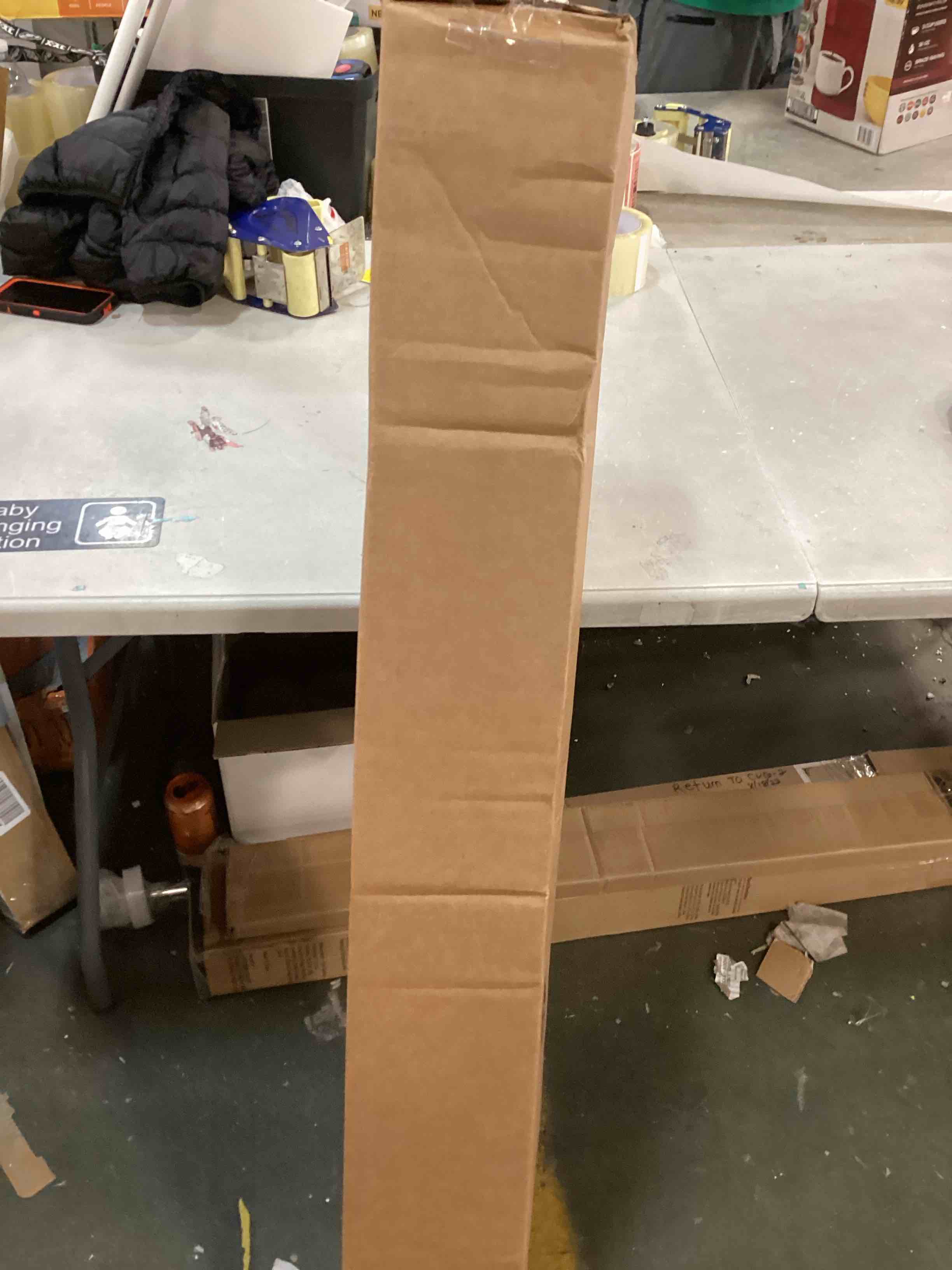 https://s3.amazonaws.com/lotting-images-prod/bidfta/BLU5904306_1712167426609.jpeg