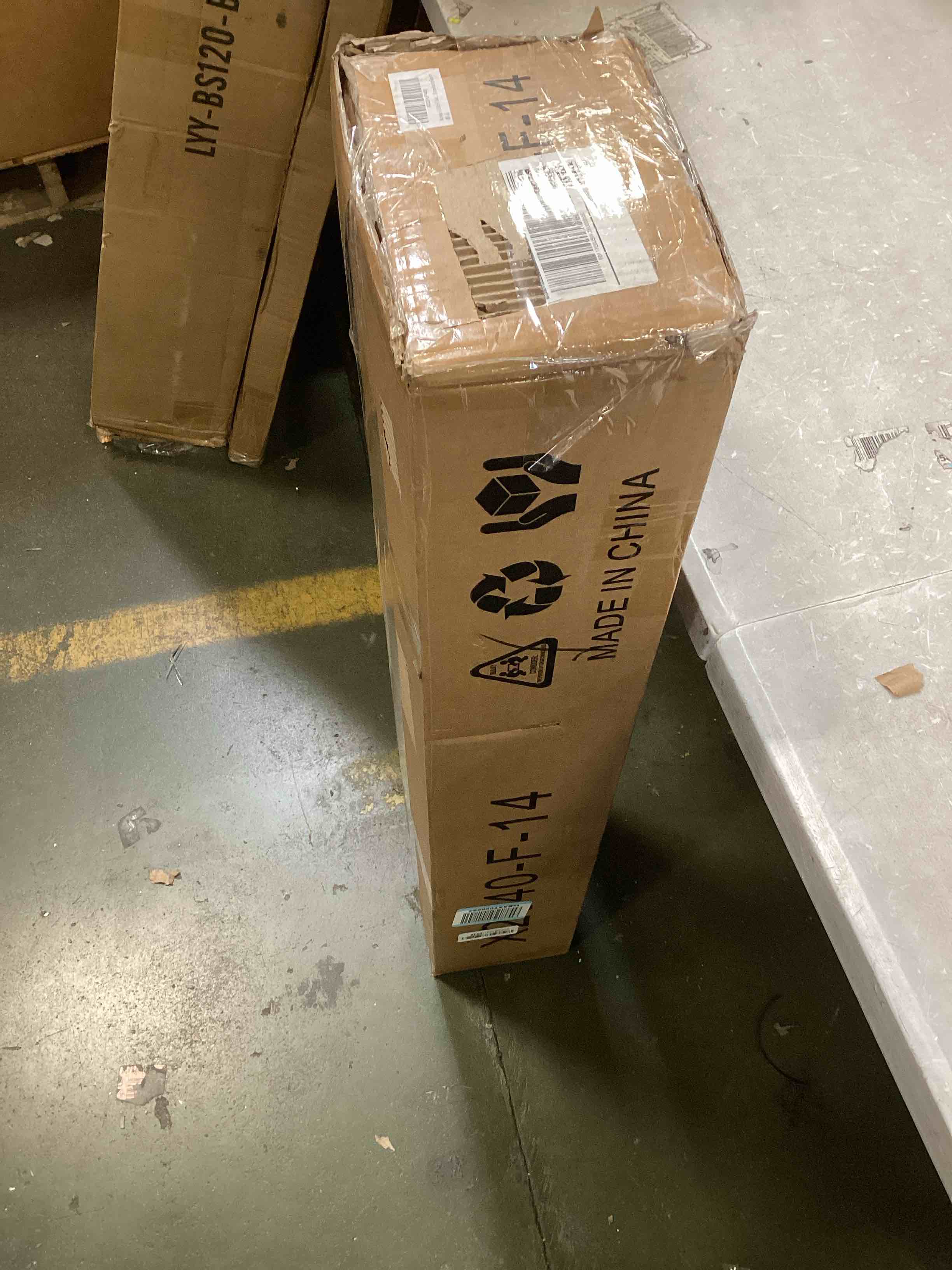https://s3.amazonaws.com/lotting-images-prod/bidfta/BLU5904911_1711208935569.jpeg