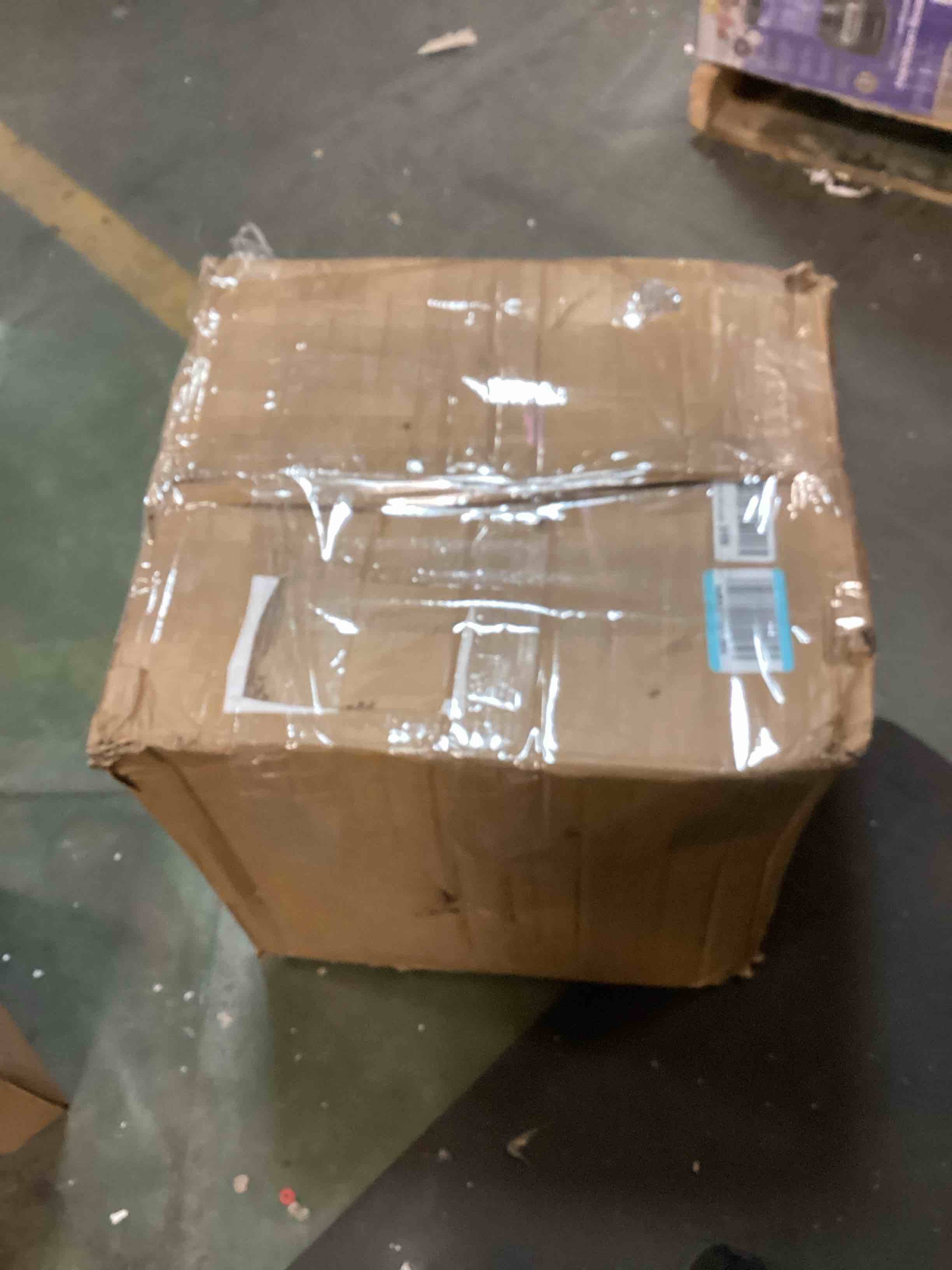 https://s3.amazonaws.com/lotting-images-prod/bidfta/BLU5905488_1712838264311.jpeg