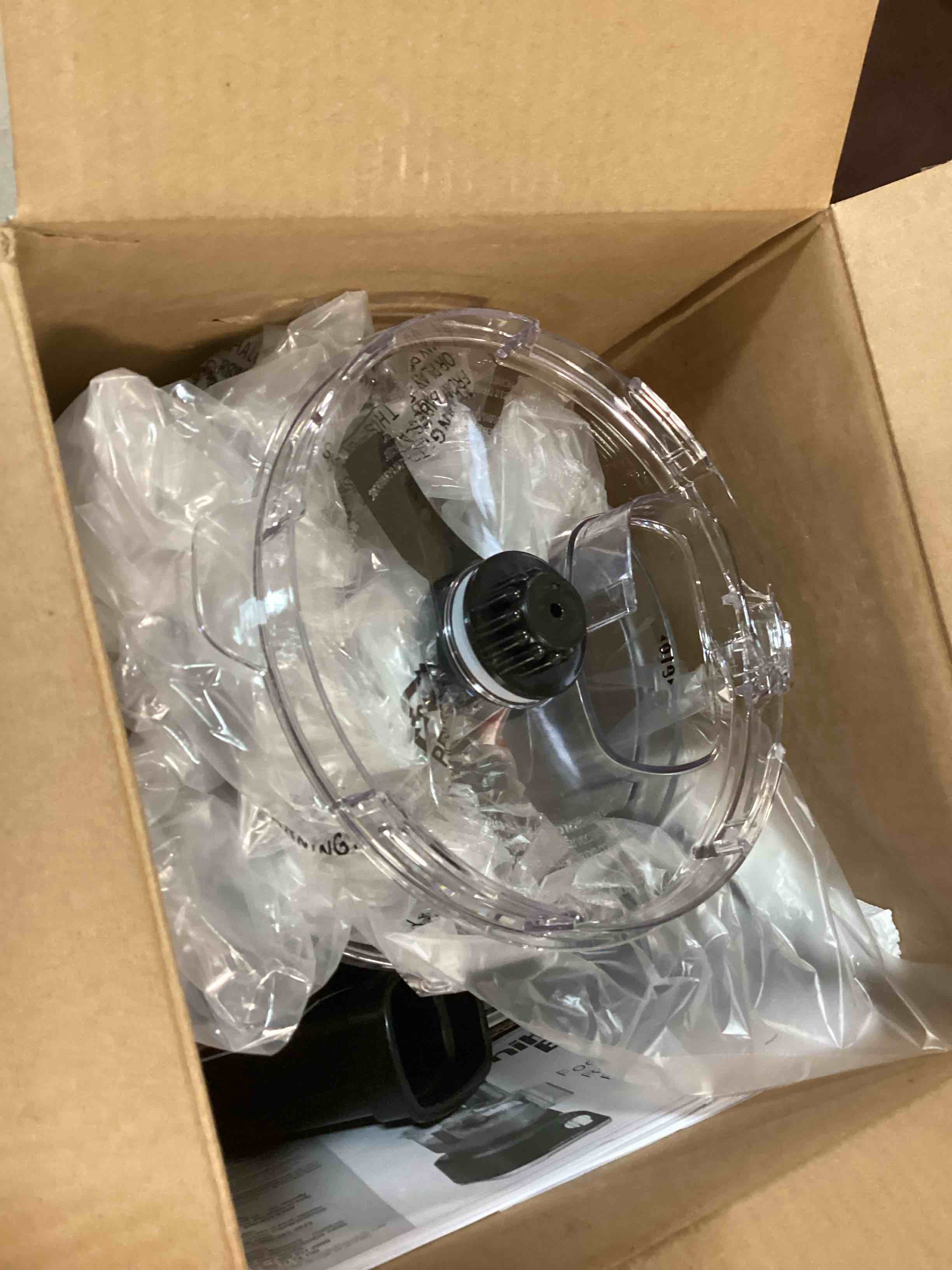 https://s3.amazonaws.com/lotting-images-prod/bidfta/BLU5905489_1712838399669.jpeg