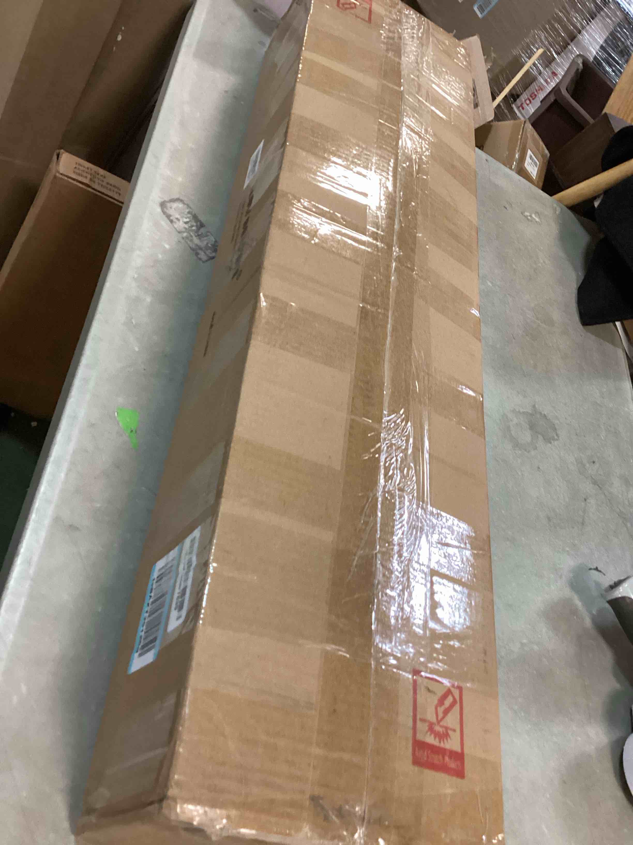 https://s3.amazonaws.com/lotting-images-prod/bidfta/BLU5905617_1712851391399.jpeg