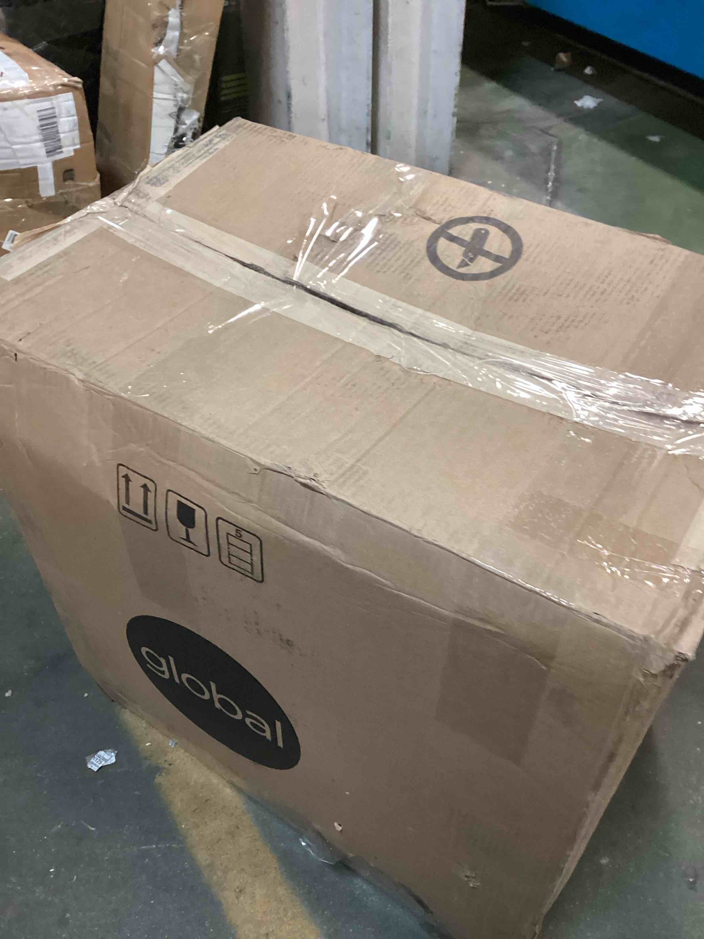 https://s3.amazonaws.com/lotting-images-prod/bidfta/BLU5905877_1712939004123.jpeg