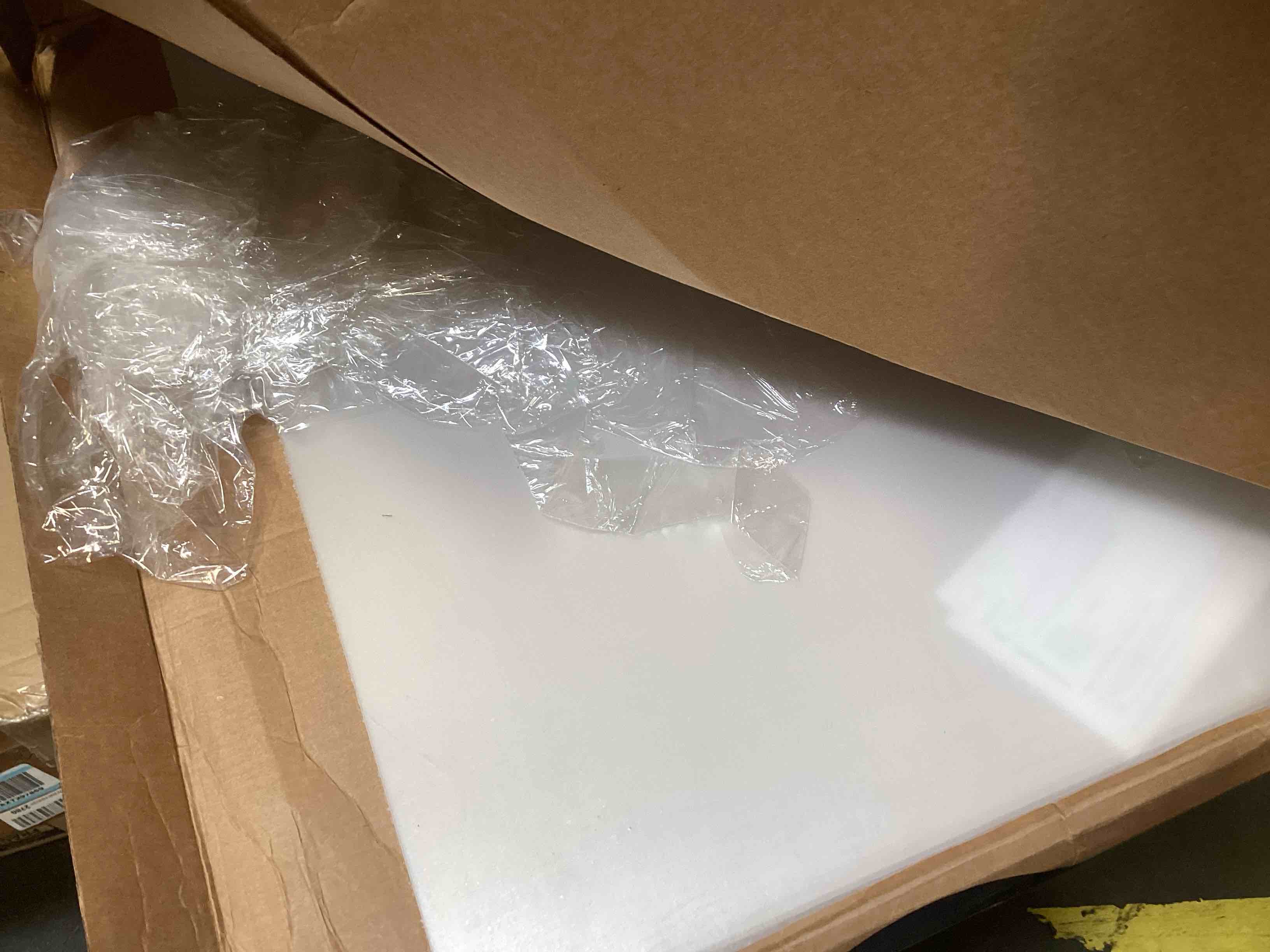 https://s3.amazonaws.com/lotting-images-prod/bidfta/BLU5906643_1712086151656.jpeg