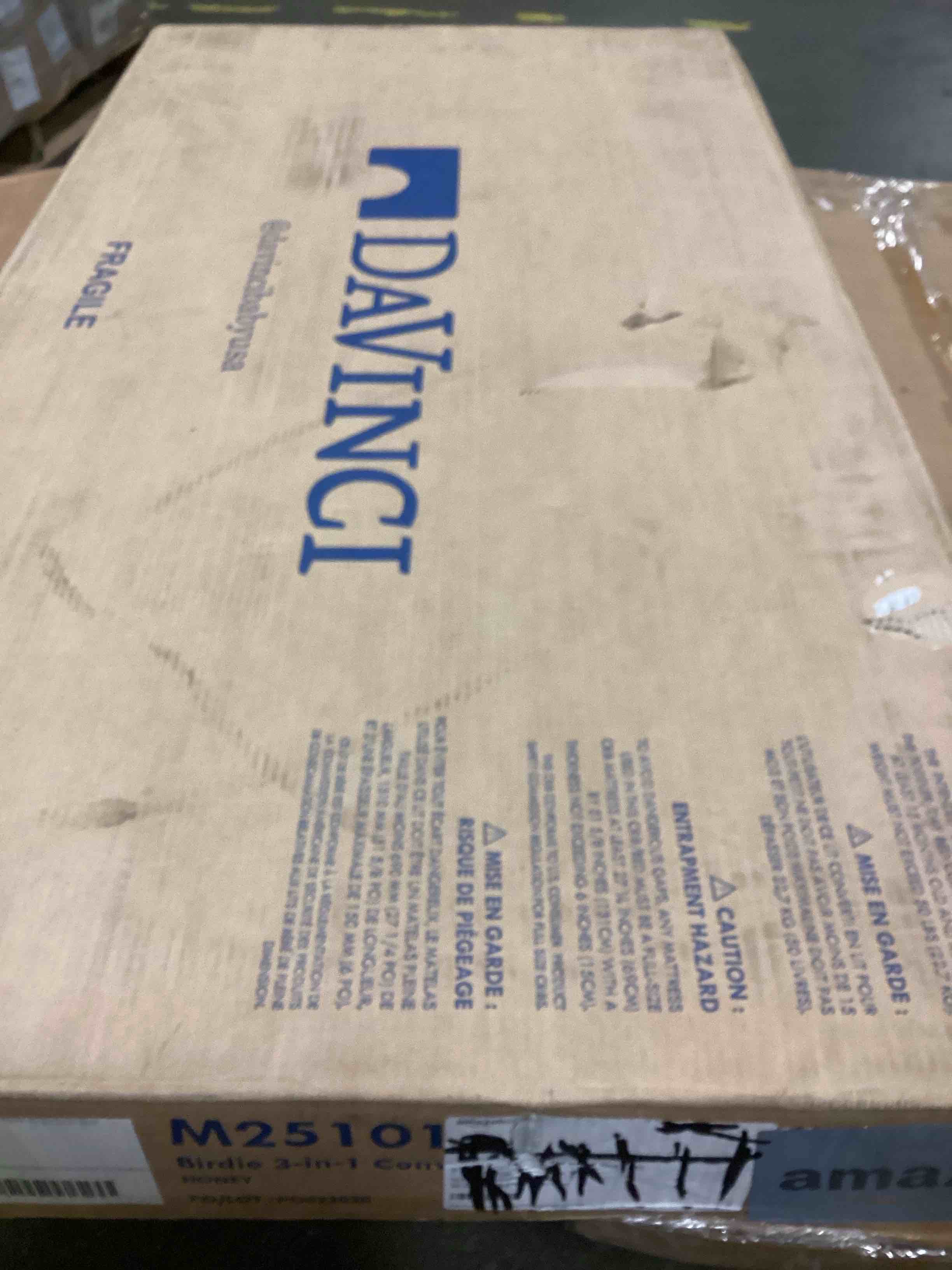 https://s3.amazonaws.com/lotting-images-prod/bidfta/BLU5906650_1712143128246.jpeg