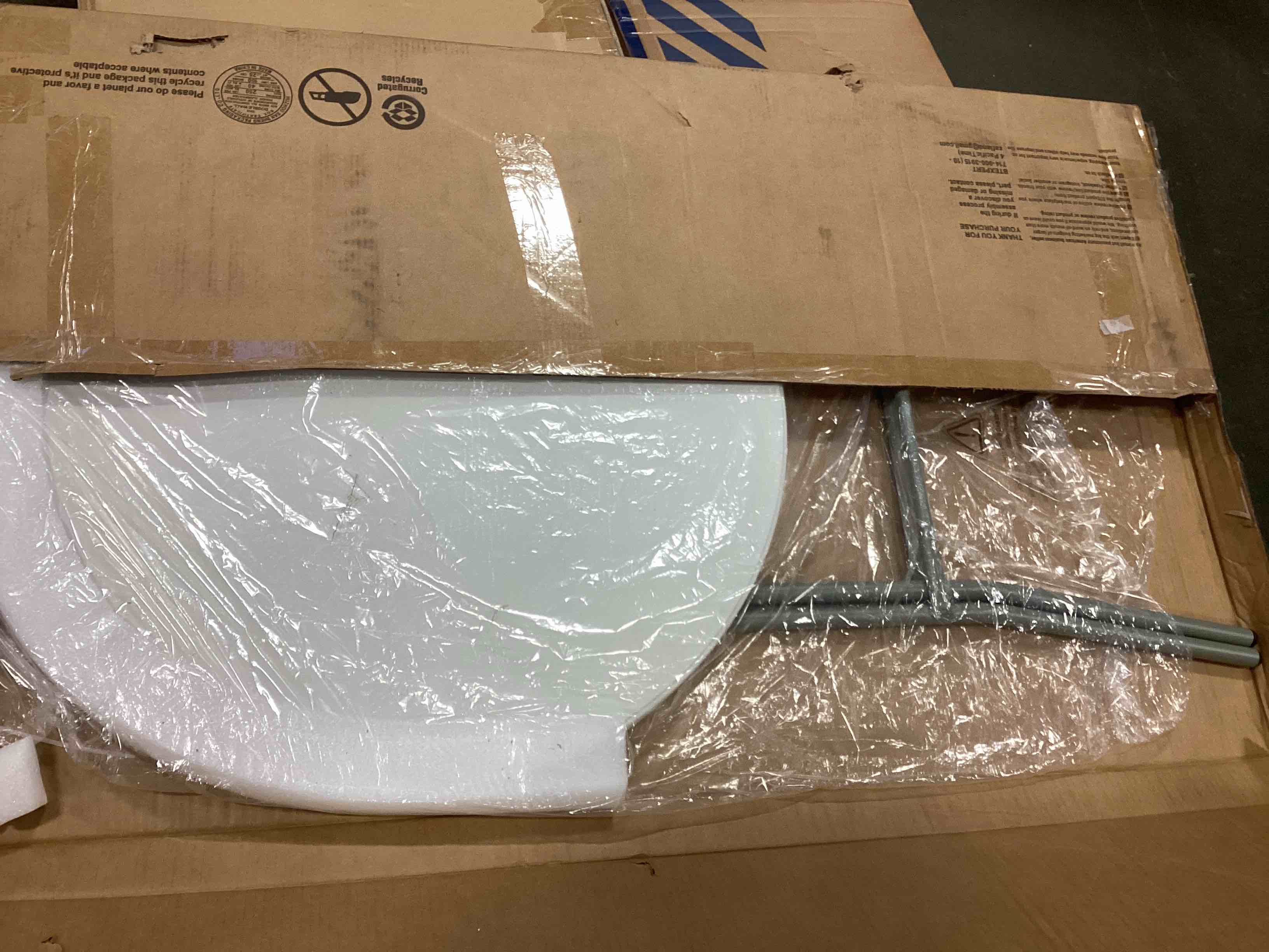 https://s3.amazonaws.com/lotting-images-prod/bidfta/BLU5906652_1712144056928.jpeg