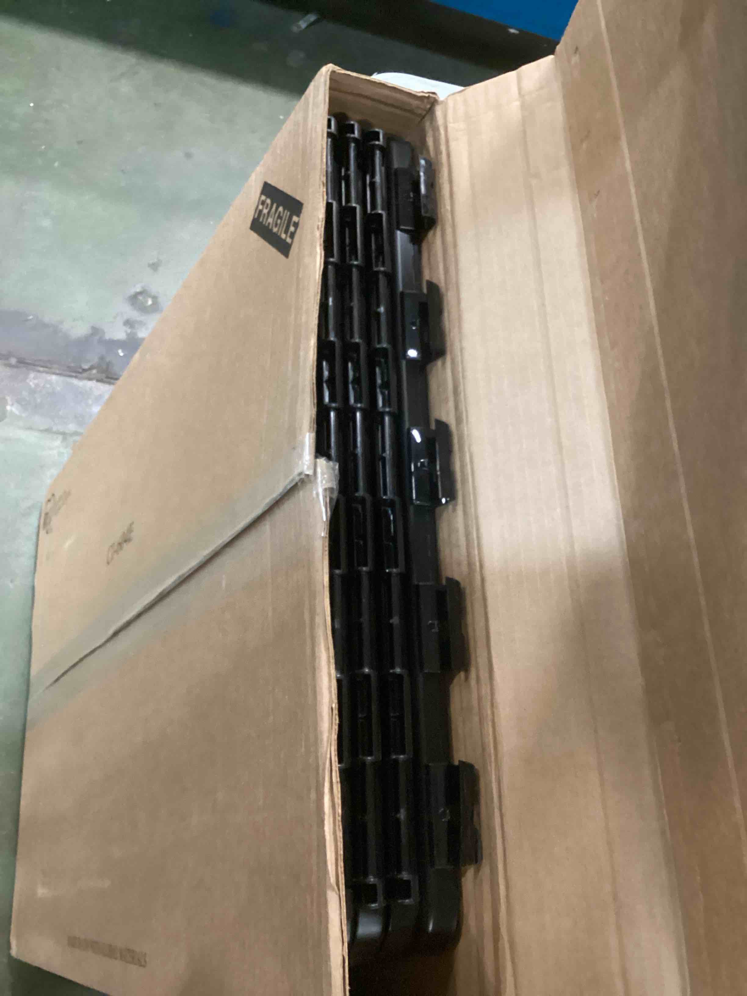 https://s3.amazonaws.com/lotting-images-prod/bidfta/BLU5907771_1711106759999.jpeg