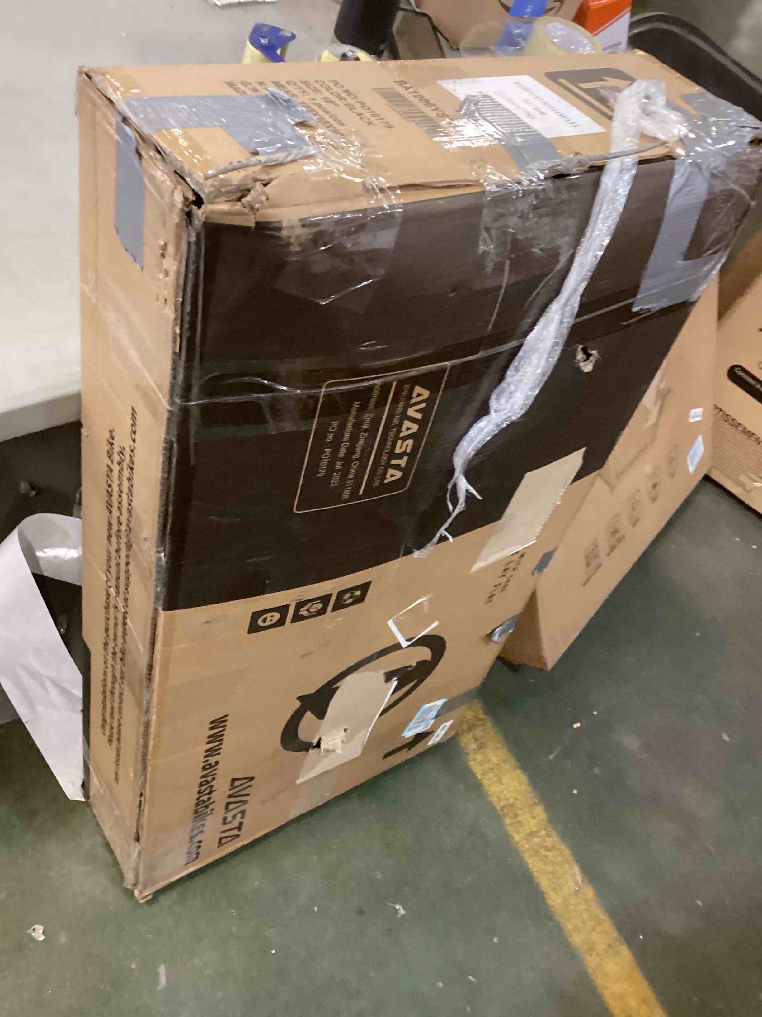 https://s3.amazonaws.com/lotting-images-prod/bidfta/BLU5907910_1711124725882.jpeg