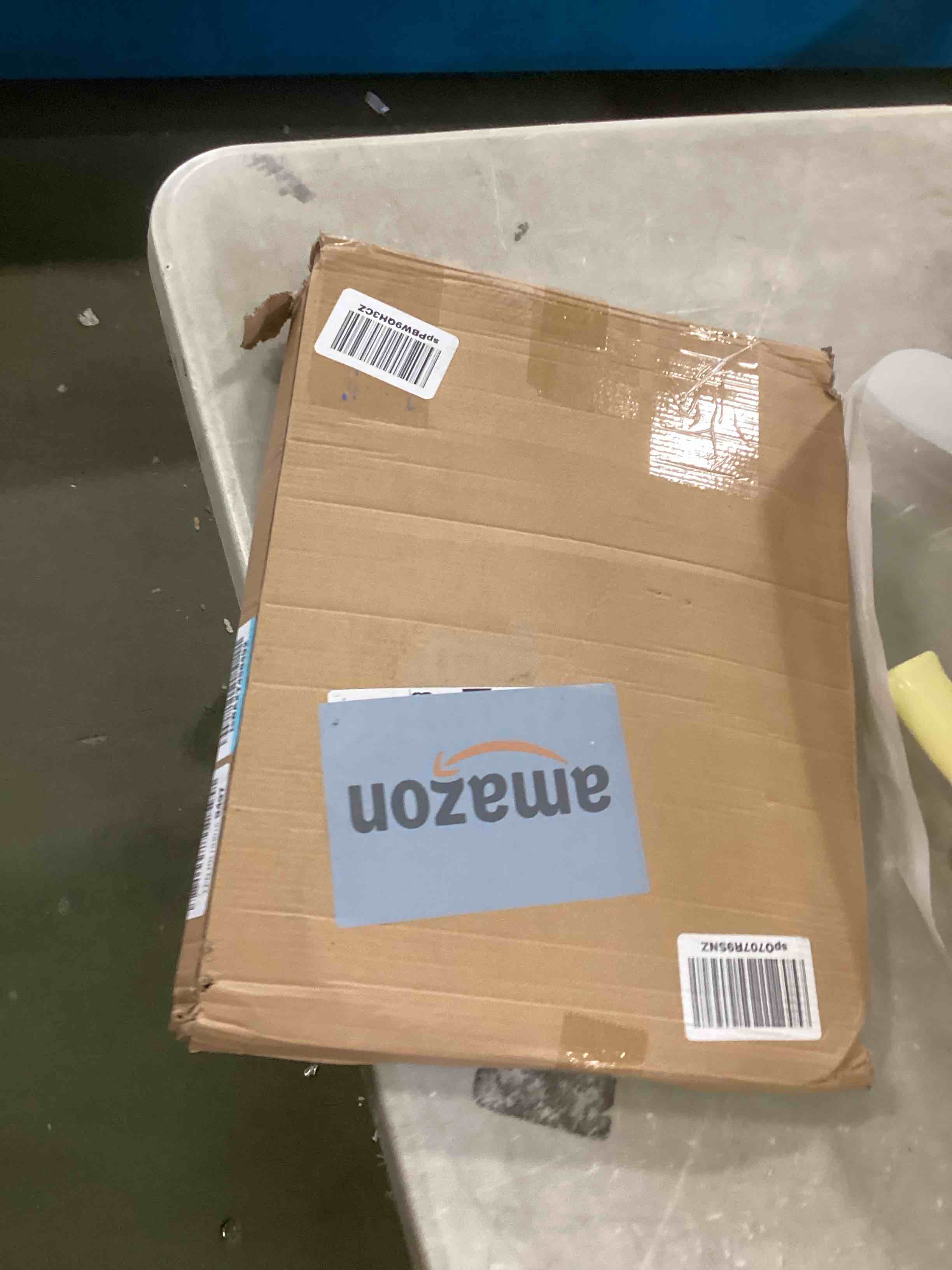 https://s3.amazonaws.com/lotting-images-prod/bidfta/BLU5908427_1711389166582.jpeg