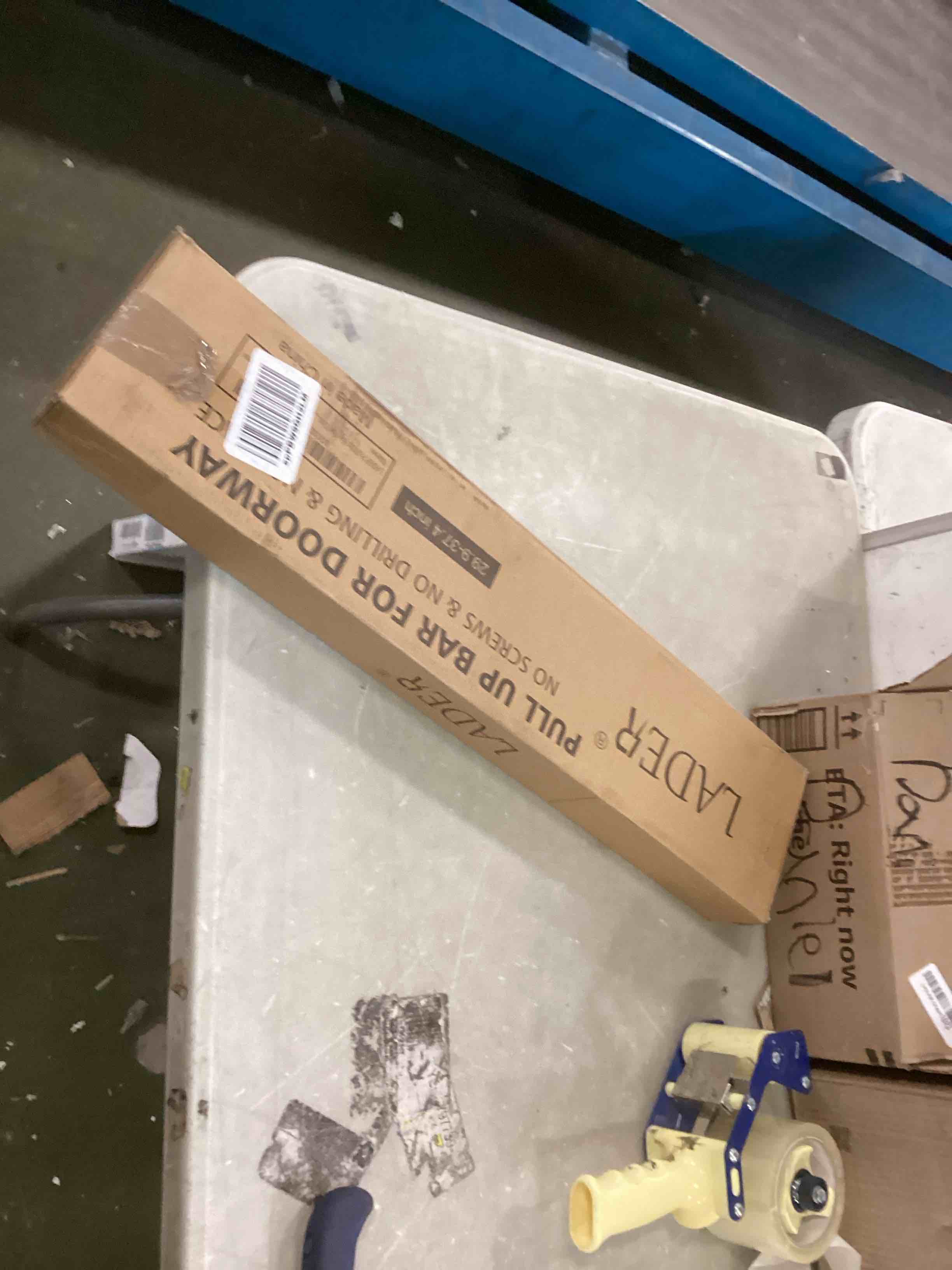 https://s3.amazonaws.com/lotting-images-prod/bidfta/BLU5908491_1711396029755.jpeg
