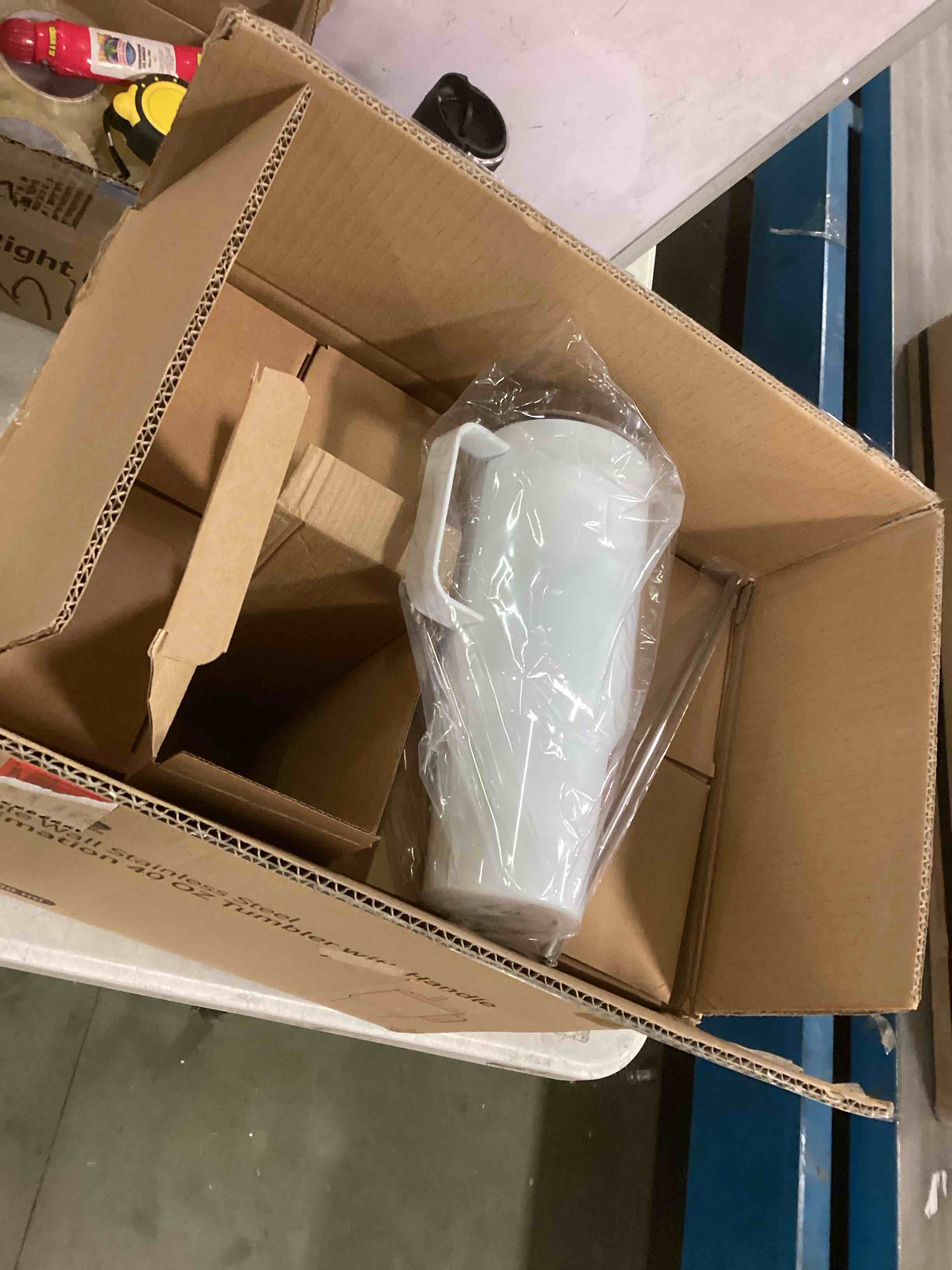 https://s3.amazonaws.com/lotting-images-prod/bidfta/BLU5908534_1711453086424.jpeg