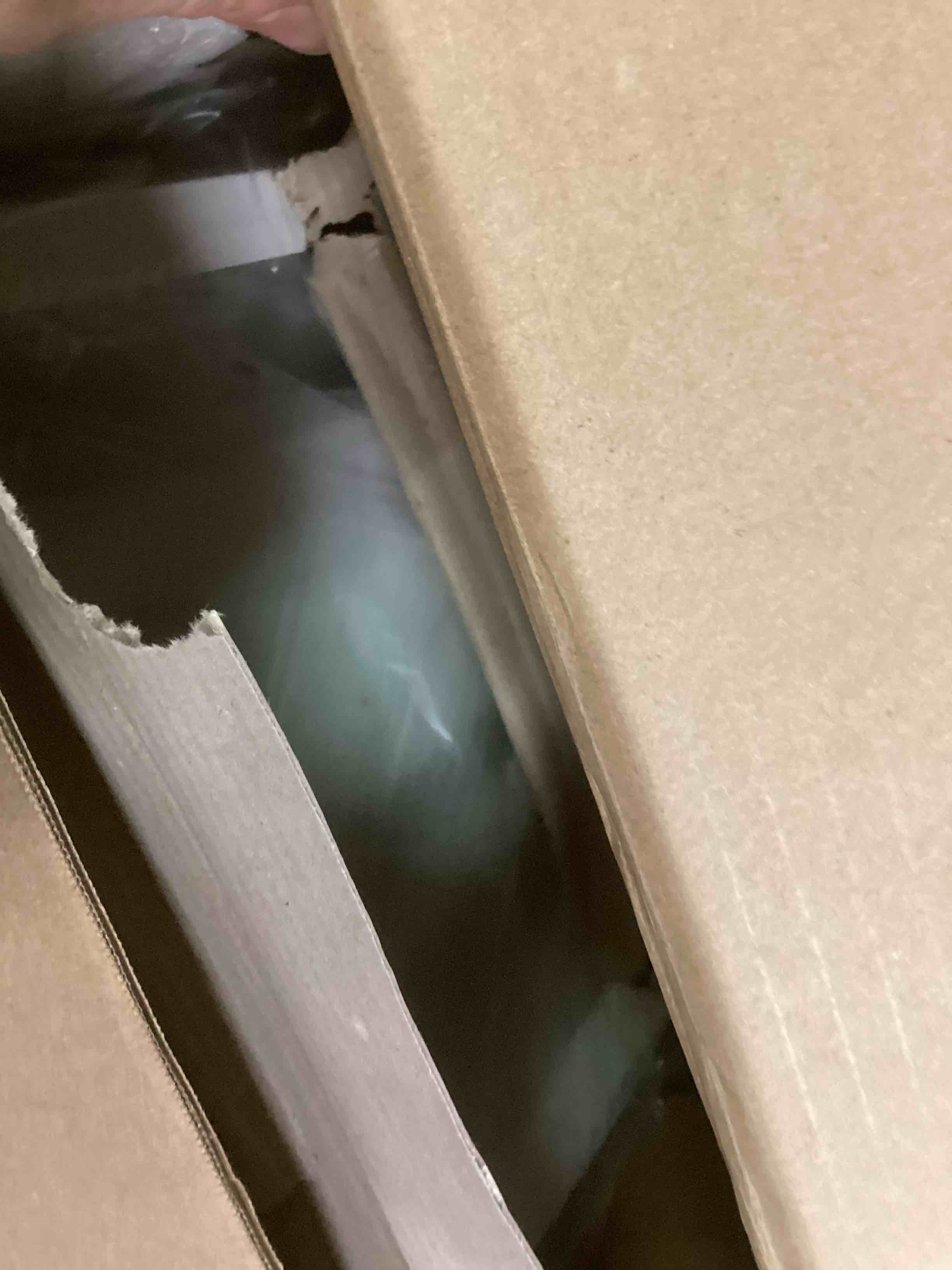 https://s3.amazonaws.com/lotting-images-prod/bidfta/BLU5908676_1711473485304.jpeg