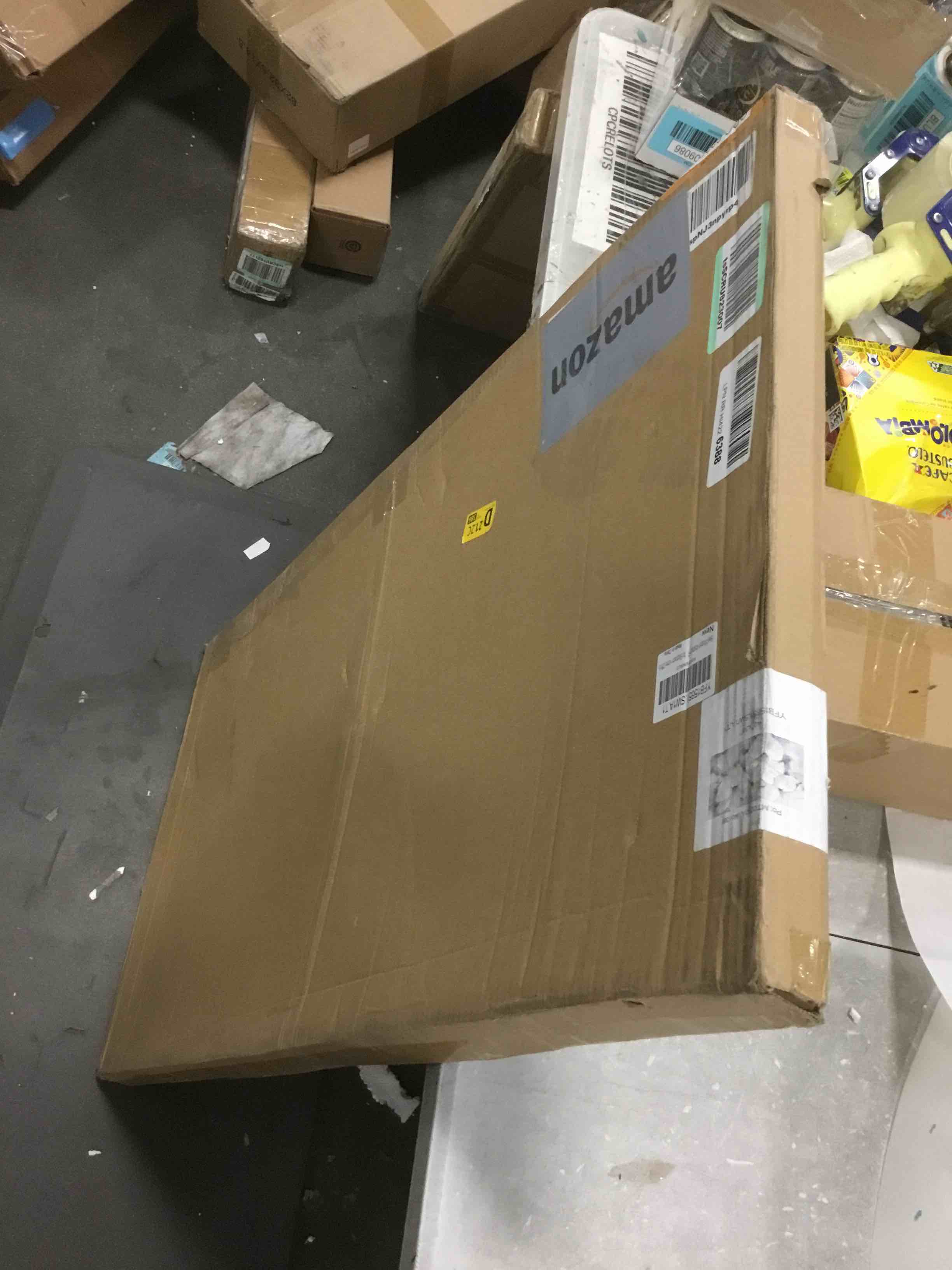 https://s3.amazonaws.com/lotting-images-prod/bidfta/BLU5909100_1712673828797.jpeg