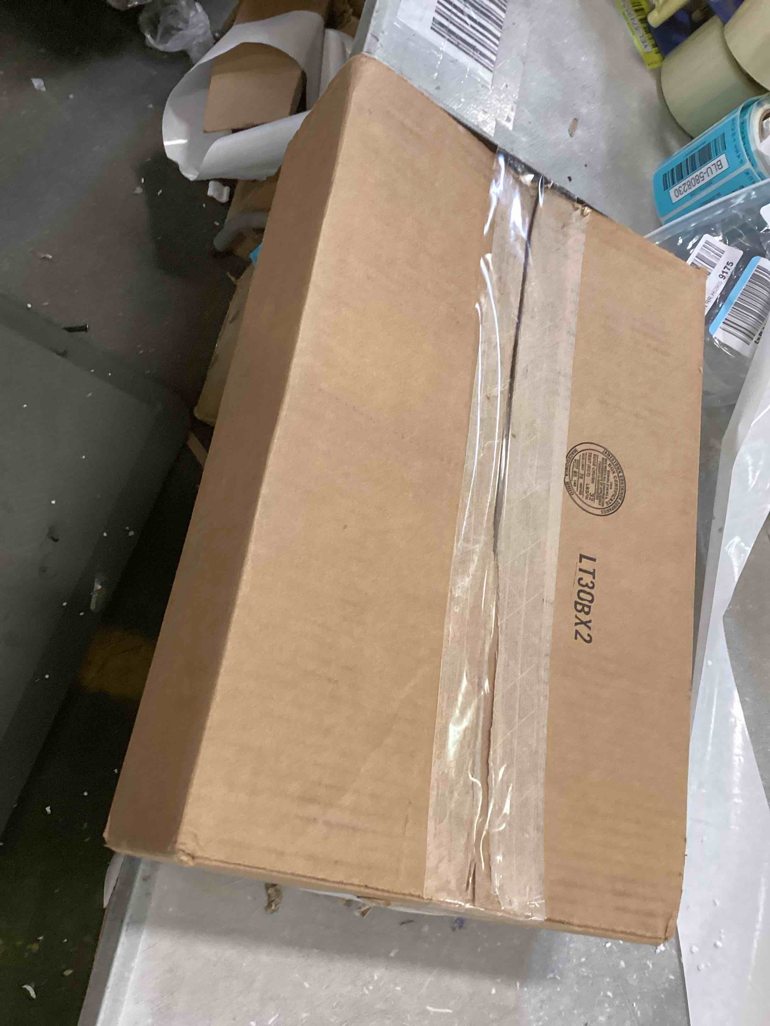 https://s3.amazonaws.com/lotting-images-prod/bidfta/BLU5909412_1712762736968.jpeg