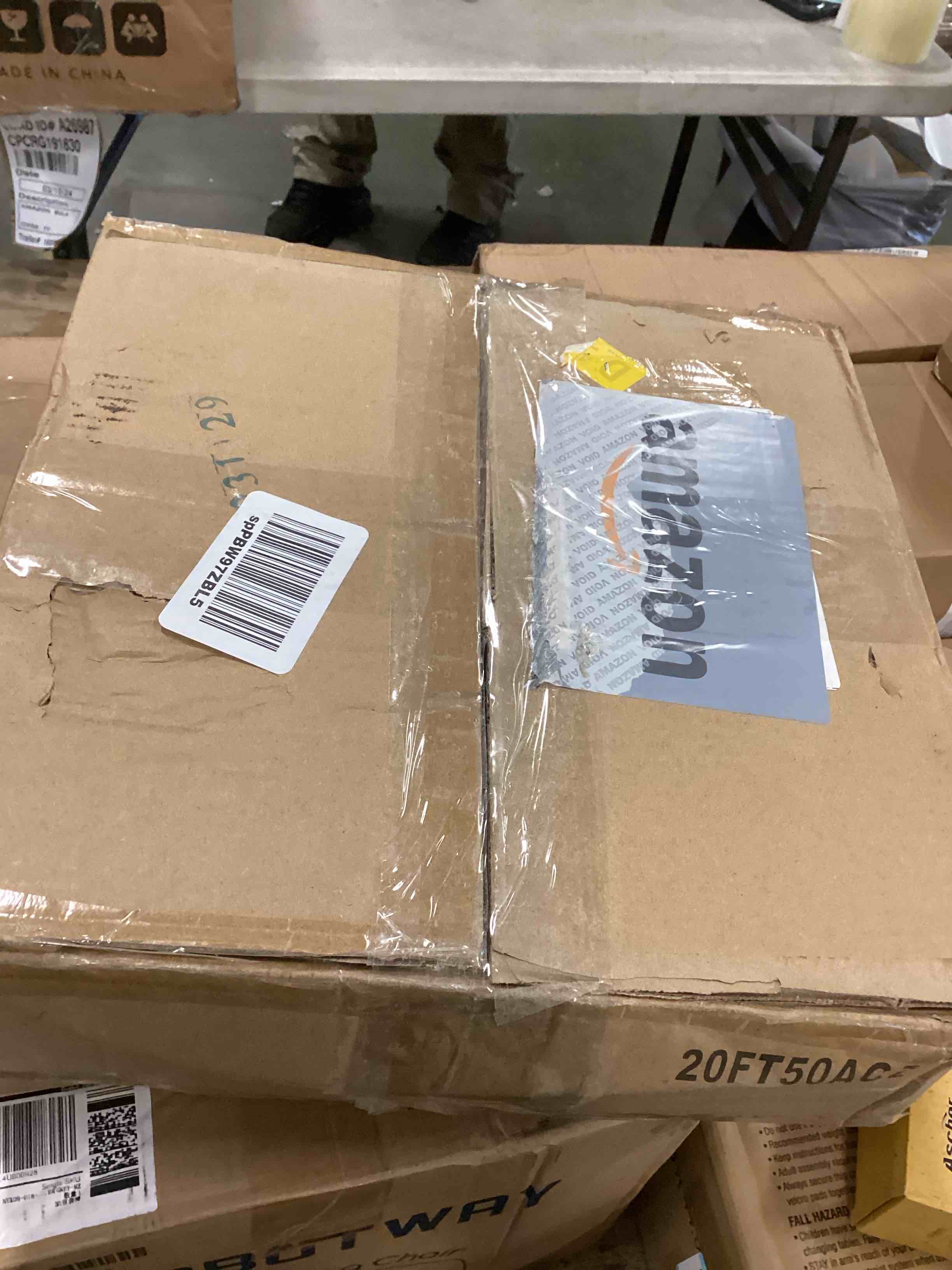 https://s3.amazonaws.com/lotting-images-prod/bidfta/BLU5910784_1710940916215.jpeg