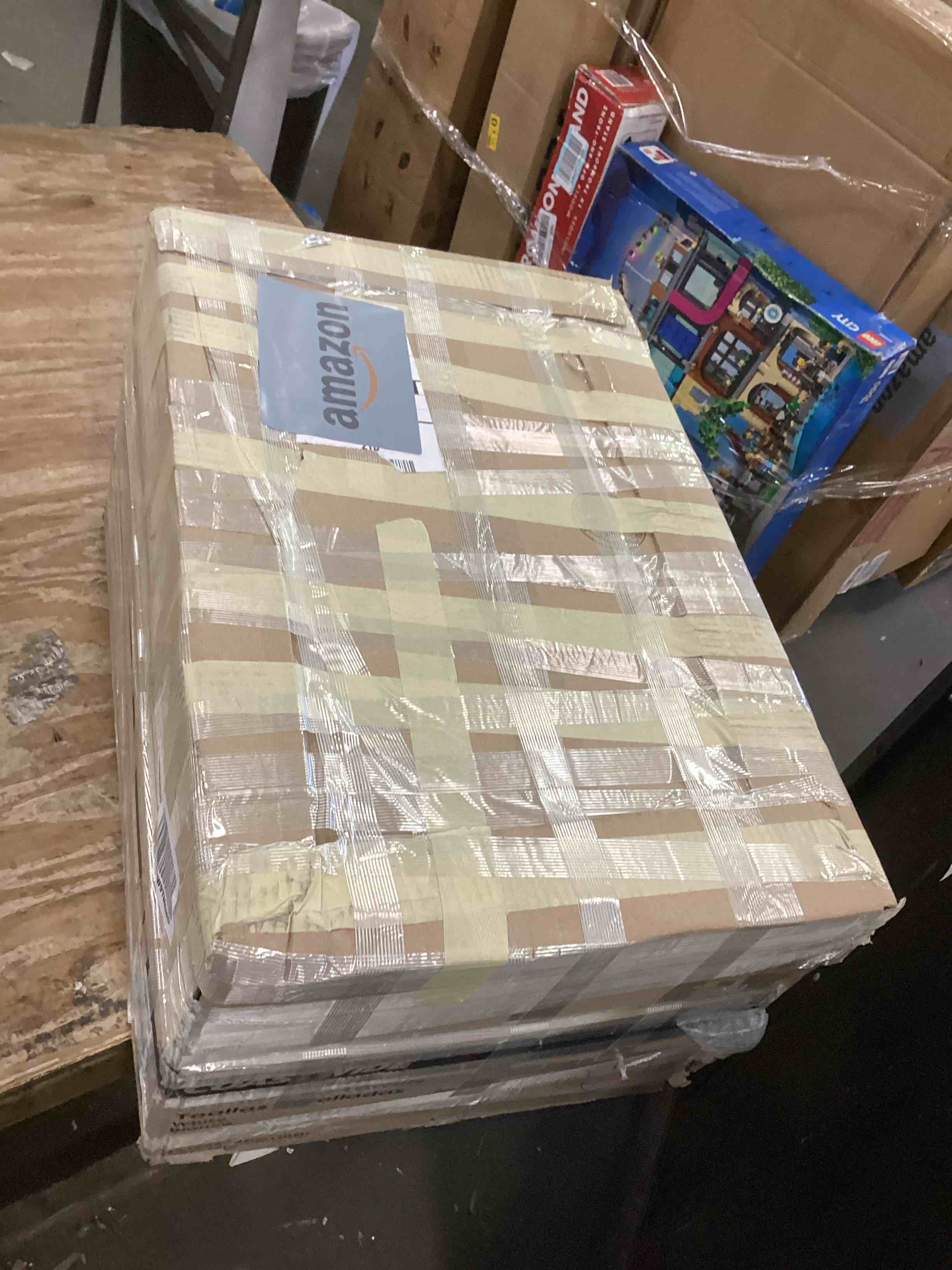https://s3.amazonaws.com/lotting-images-prod/bidfta/BLU5910860_1710951459822.jpeg
