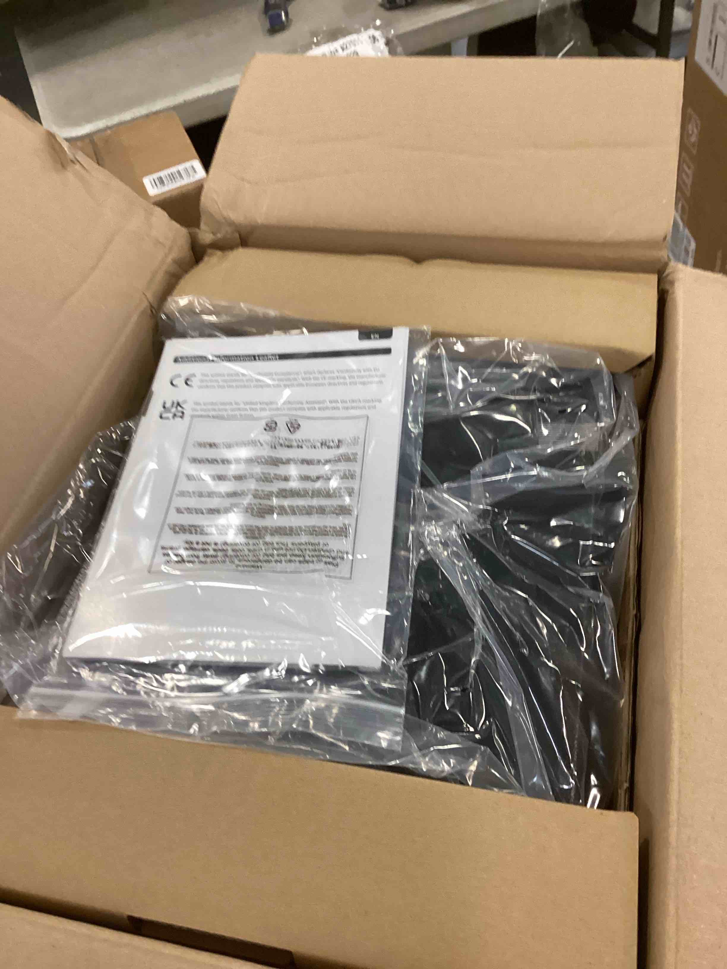 https://s3.amazonaws.com/lotting-images-prod/bidfta/BLU5911246_1711118885815.jpeg