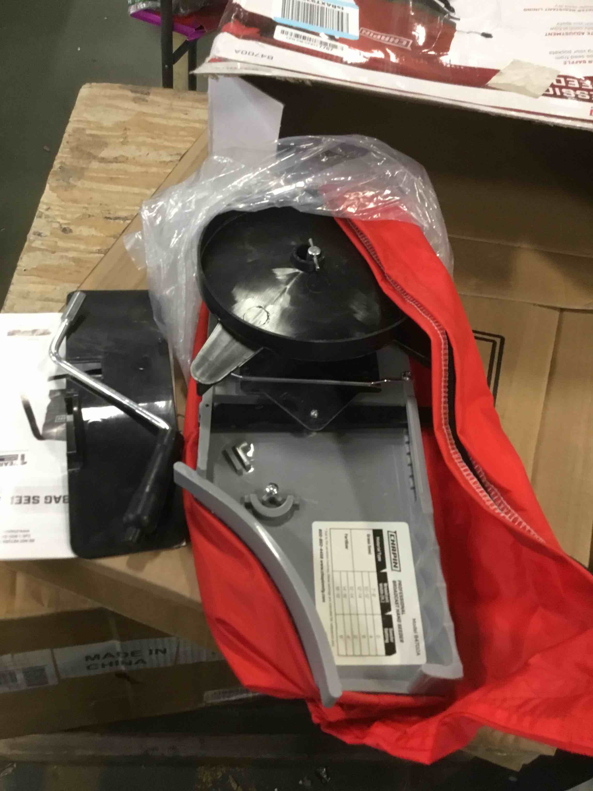 https://s3.amazonaws.com/lotting-images-prod/bidfta/BLU5911570_1711390654926.jpeg