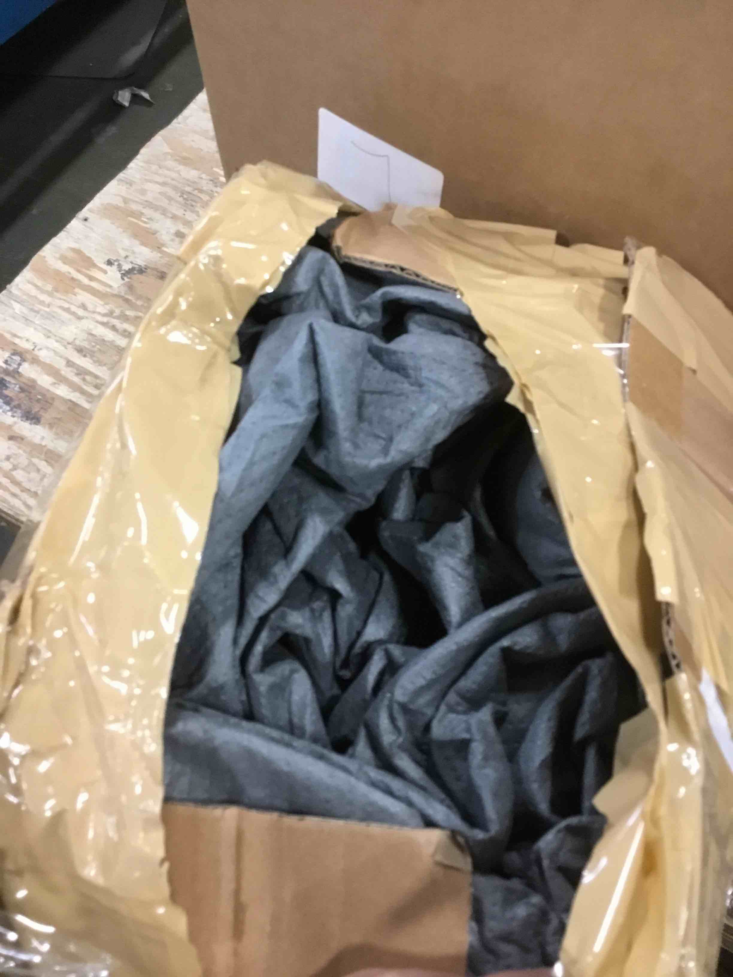 https://s3.amazonaws.com/lotting-images-prod/bidfta/BLU5911714_1711466396907.jpeg