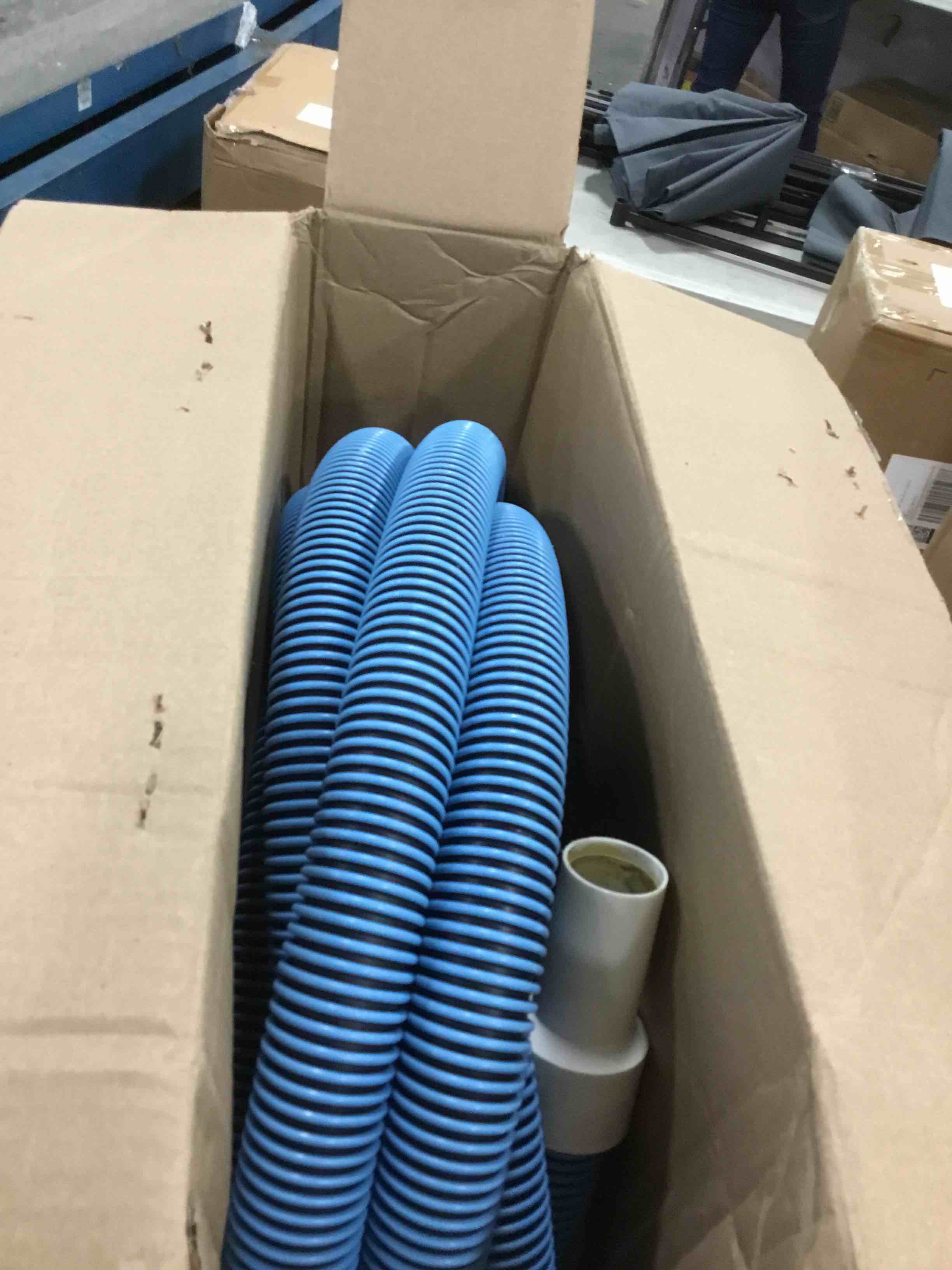 https://s3.amazonaws.com/lotting-images-prod/bidfta/BLU5911758_1711473891260.jpeg