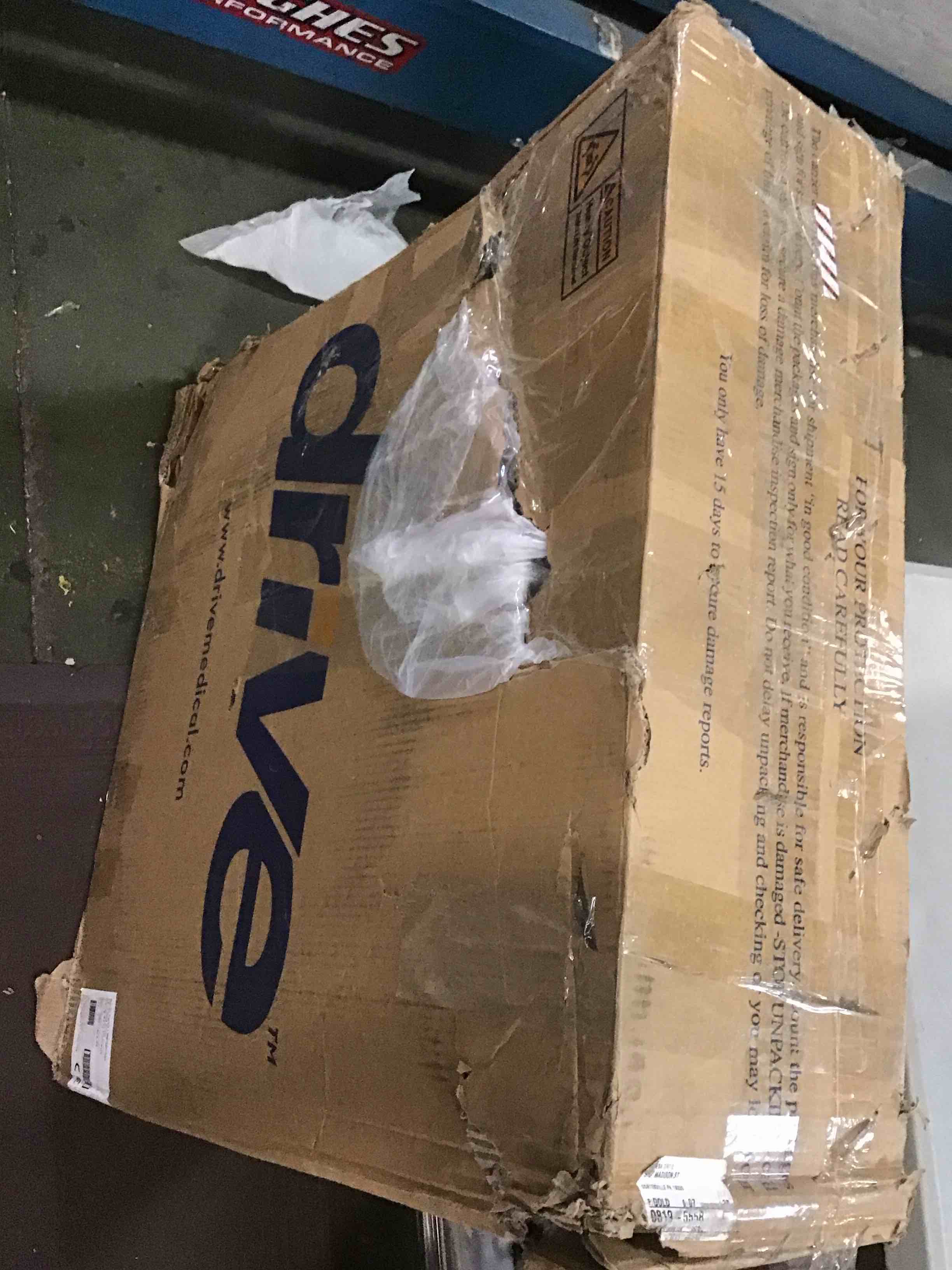 https://s3.amazonaws.com/lotting-images-prod/bidfta/BLU5912256_1709581487253.jpeg