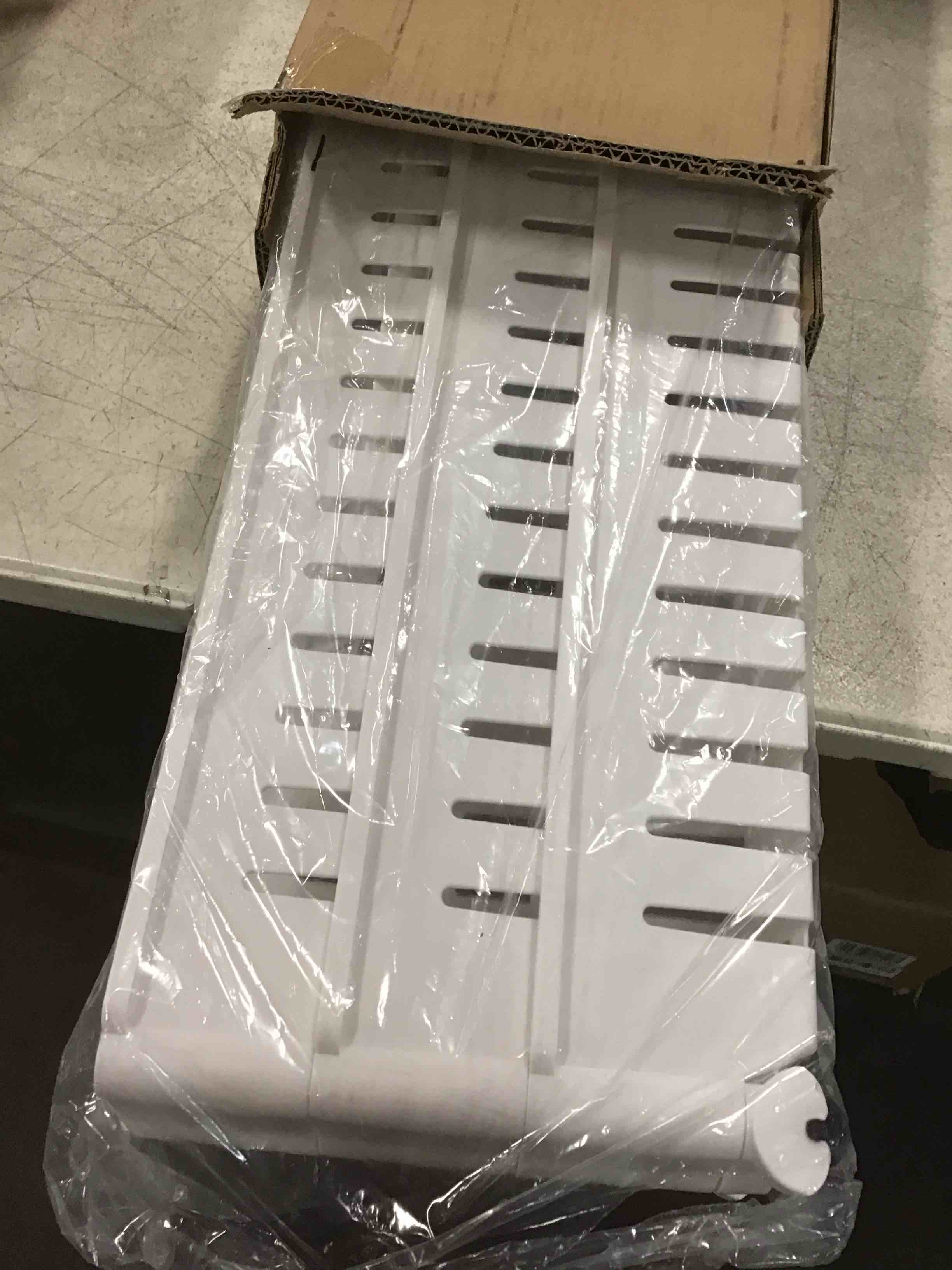 https://s3.amazonaws.com/lotting-images-prod/bidfta/BLU5912307_1709641279263.jpeg